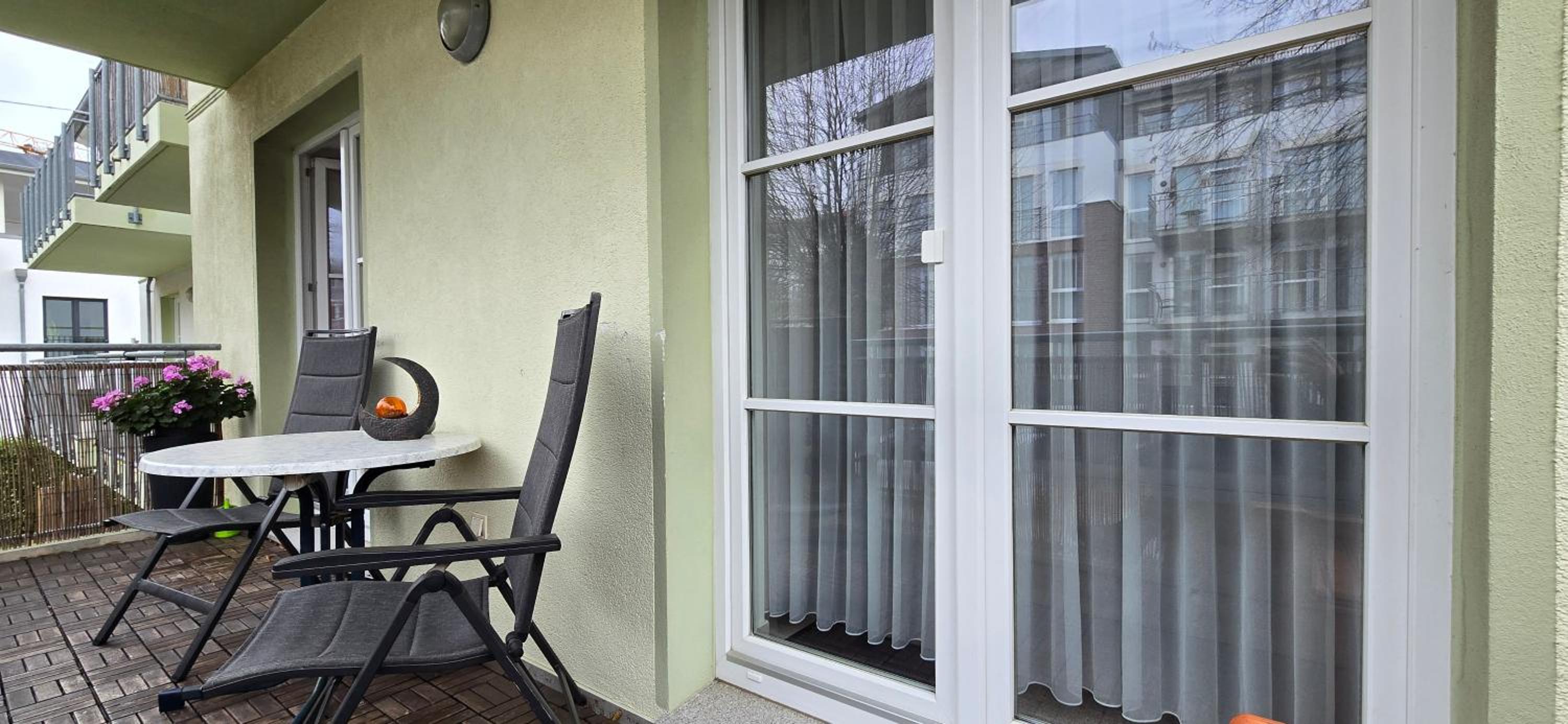Apartment with Balcony photo 2