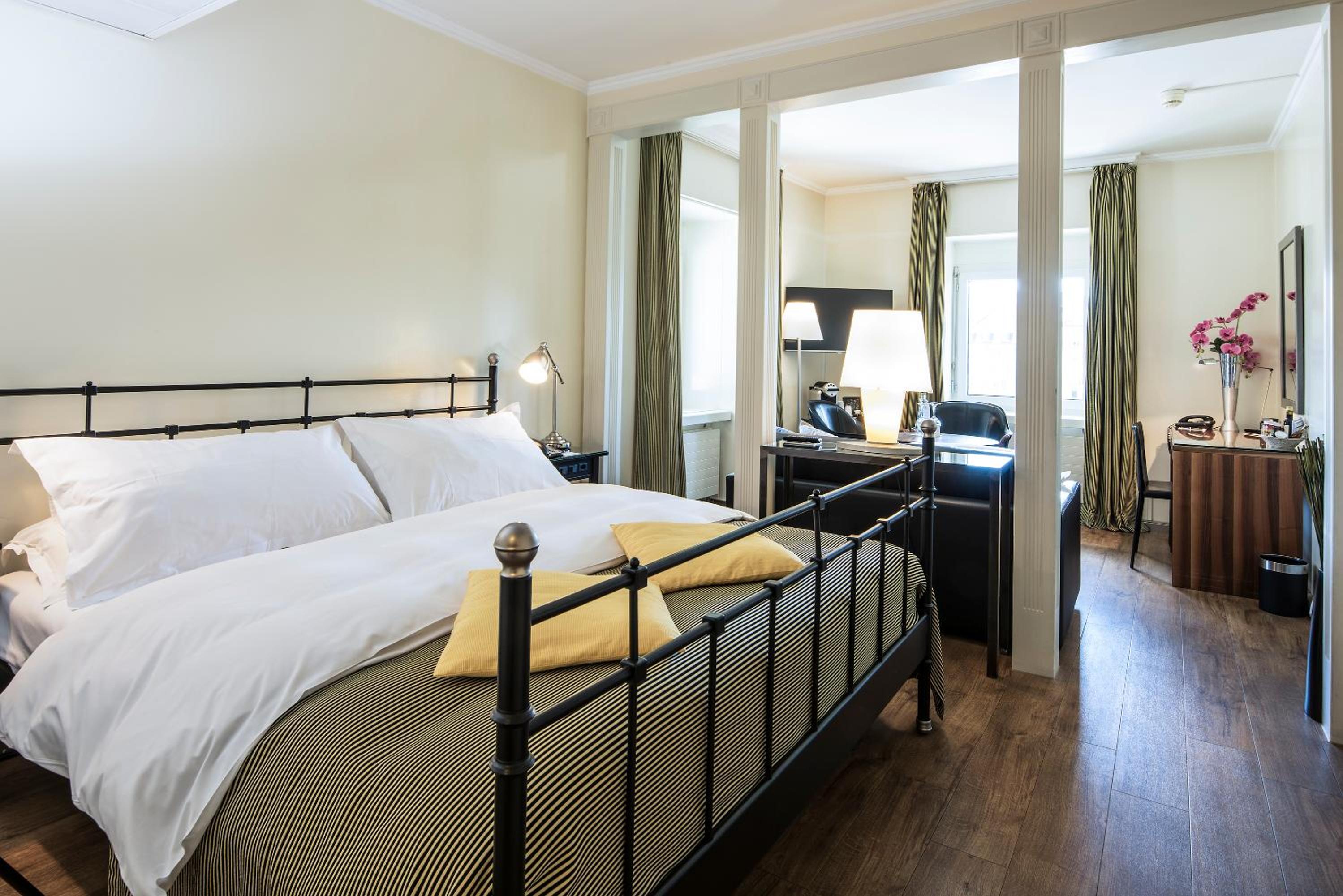 Junior Suite with View on the Old Town - Photo 5