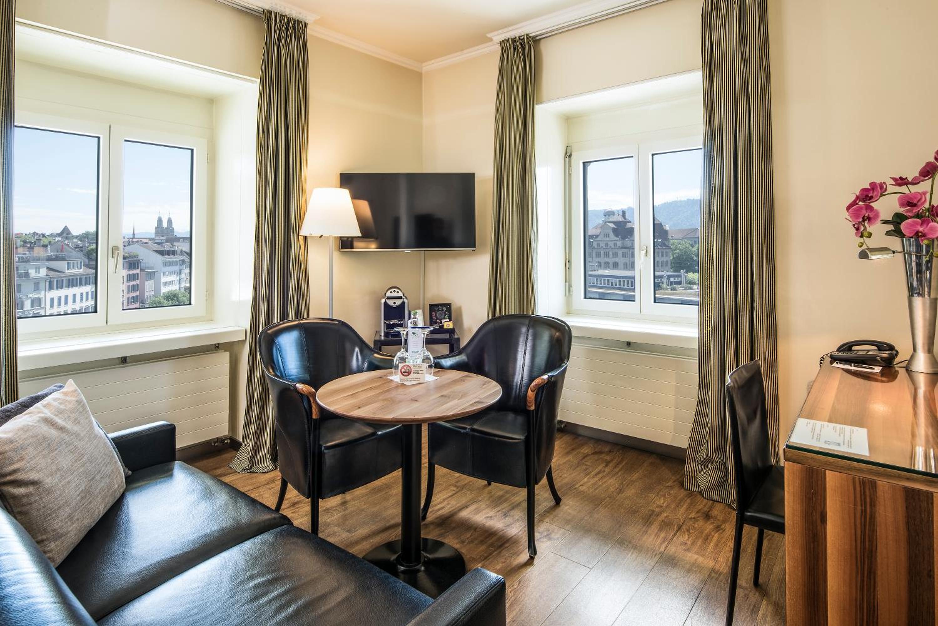 Junior Suite with View on the Old Town - Photo 6
