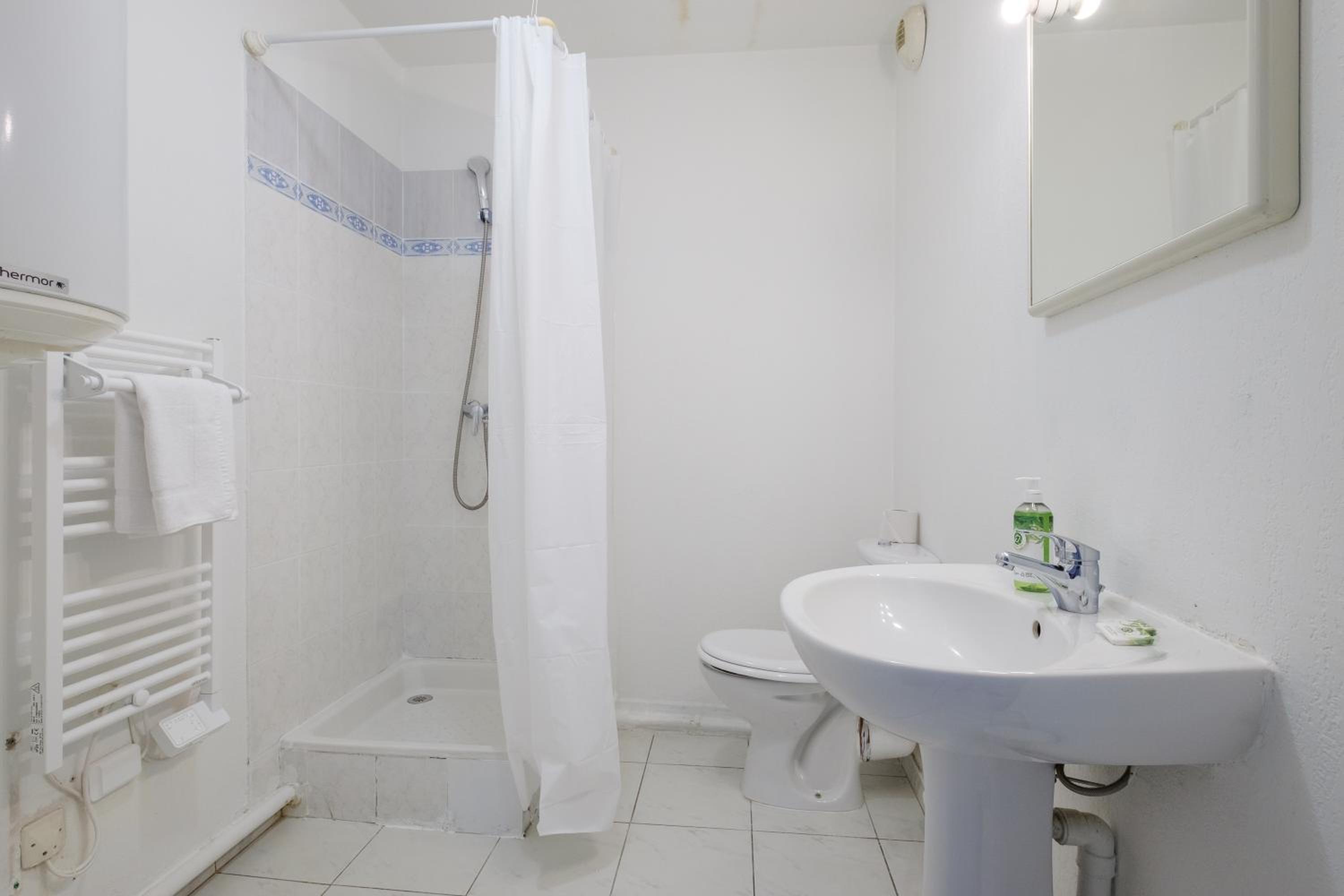 Studio (2 Adults) - Photo 5