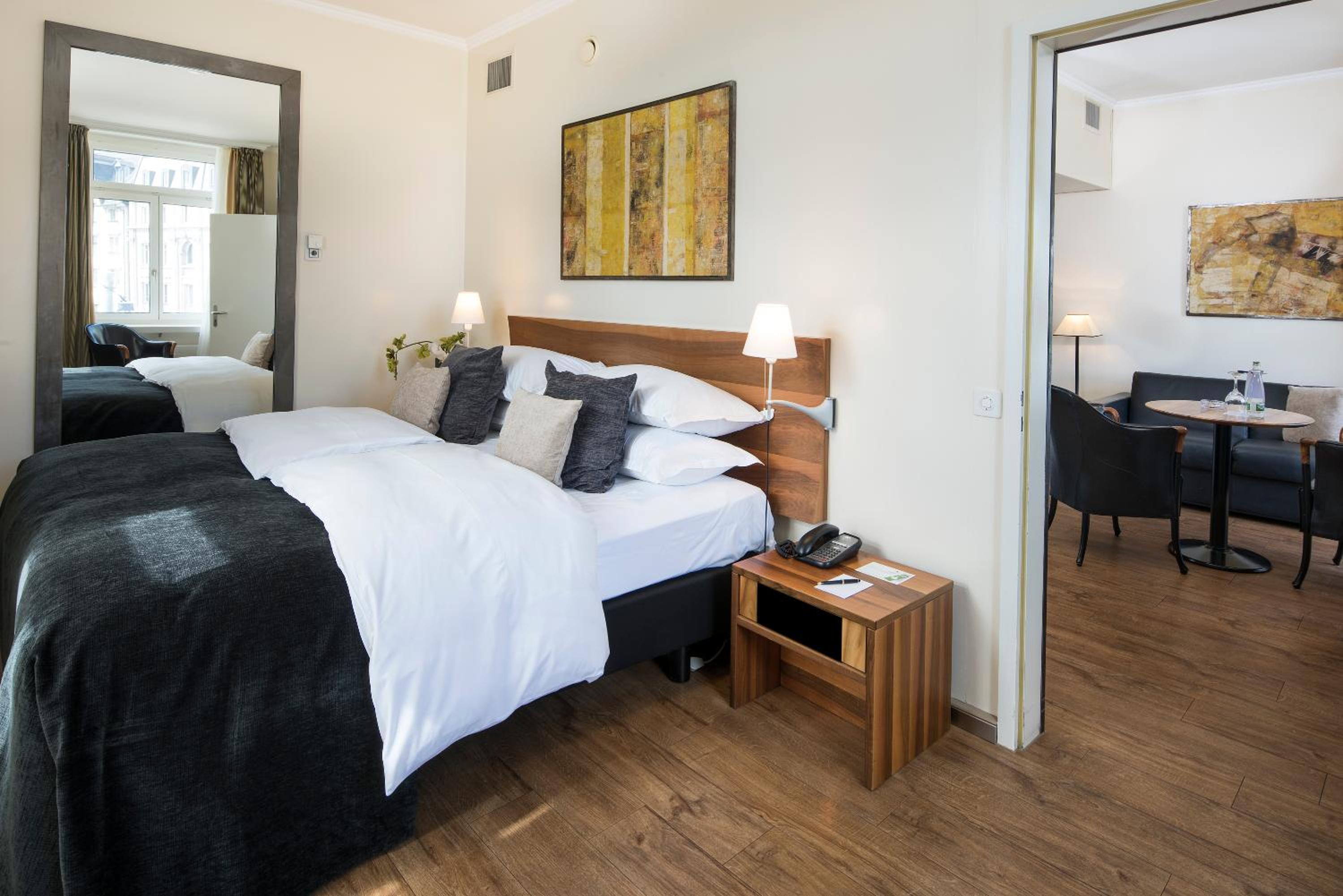 Suite with River View - Photo 1