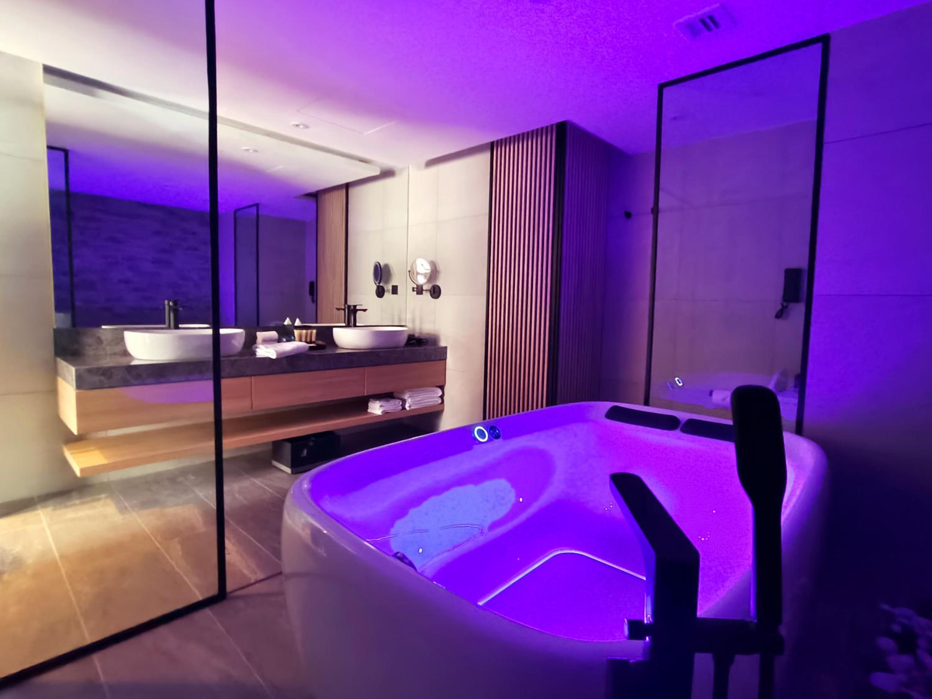 Signature Suite