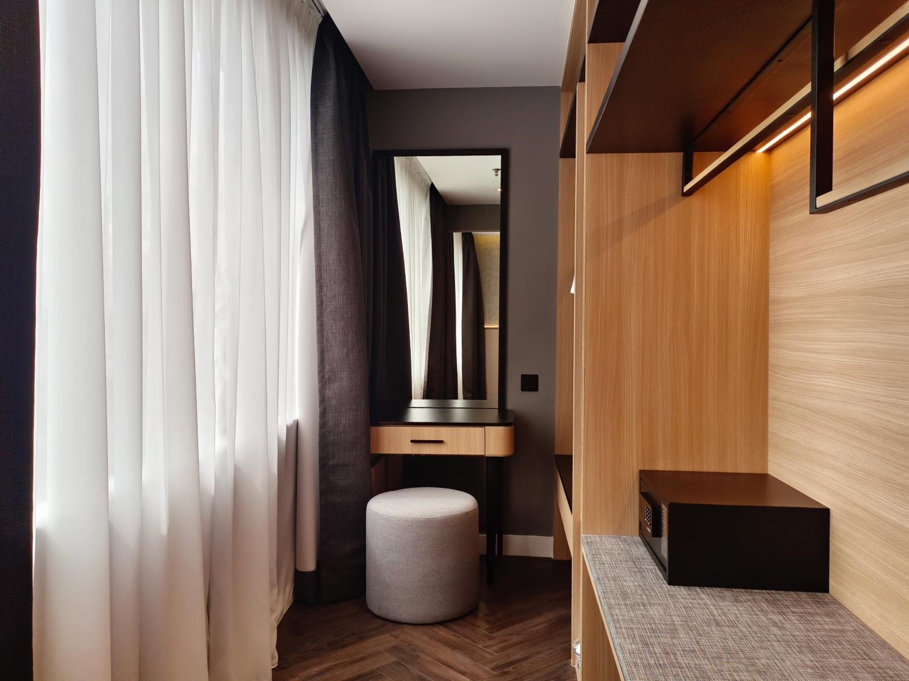 Signature Suite