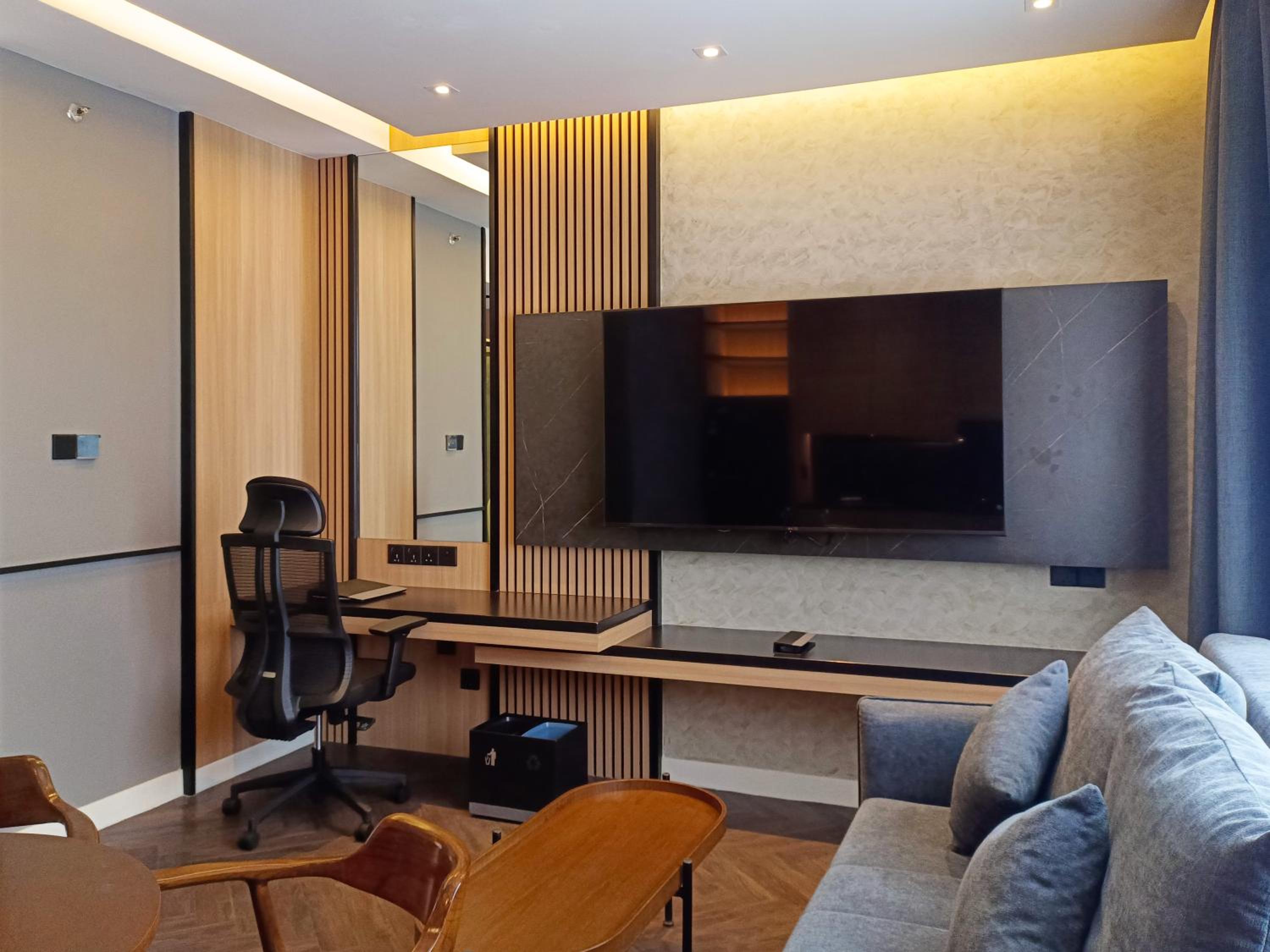 Signature Suite