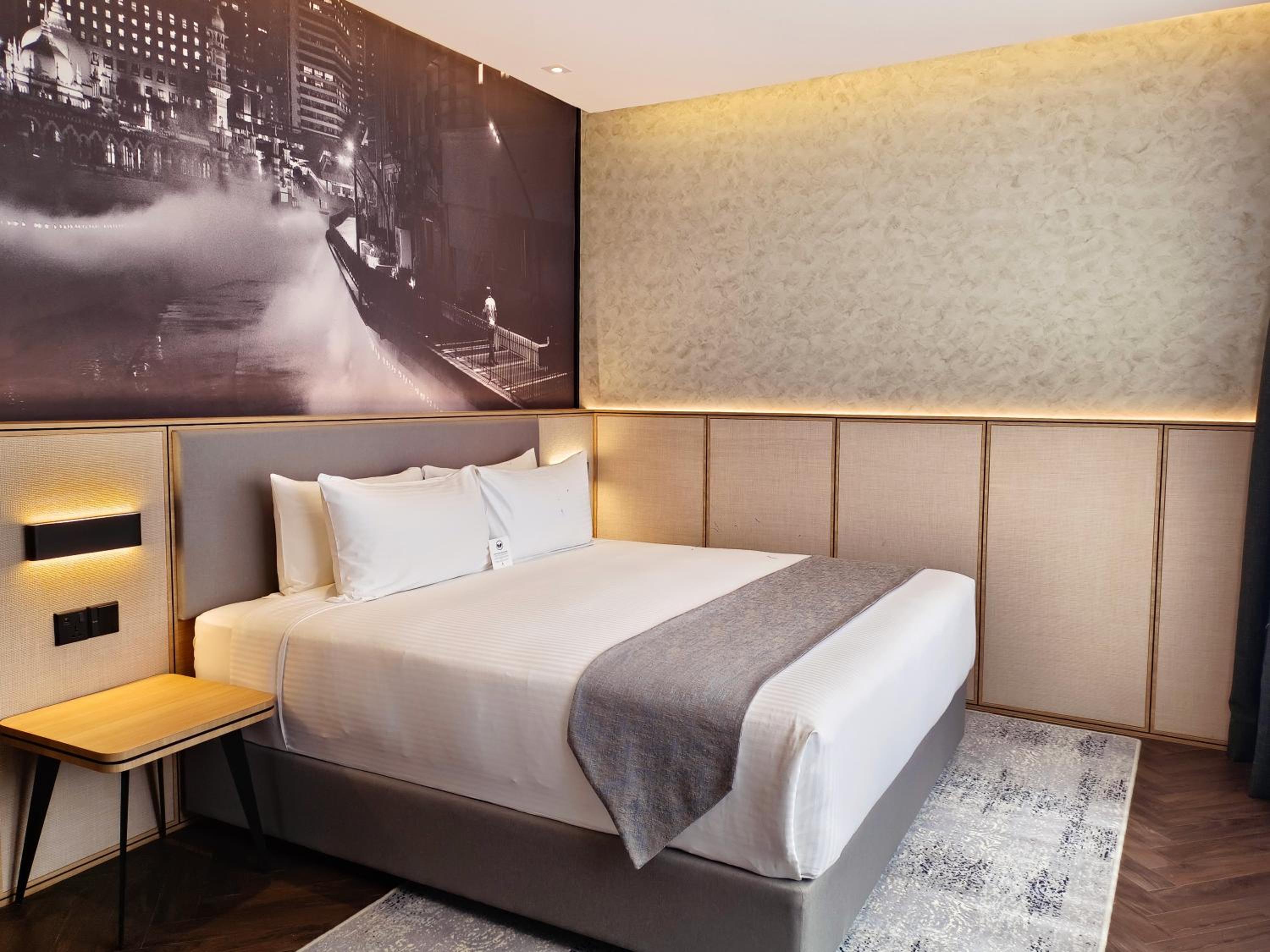 Signature Suite