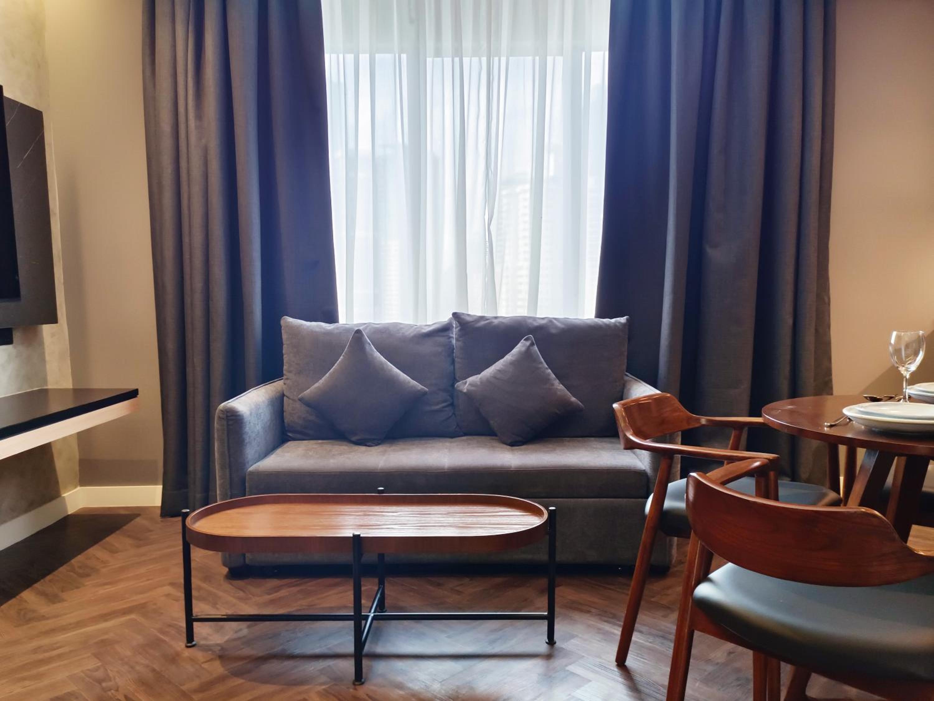 Signature Suite