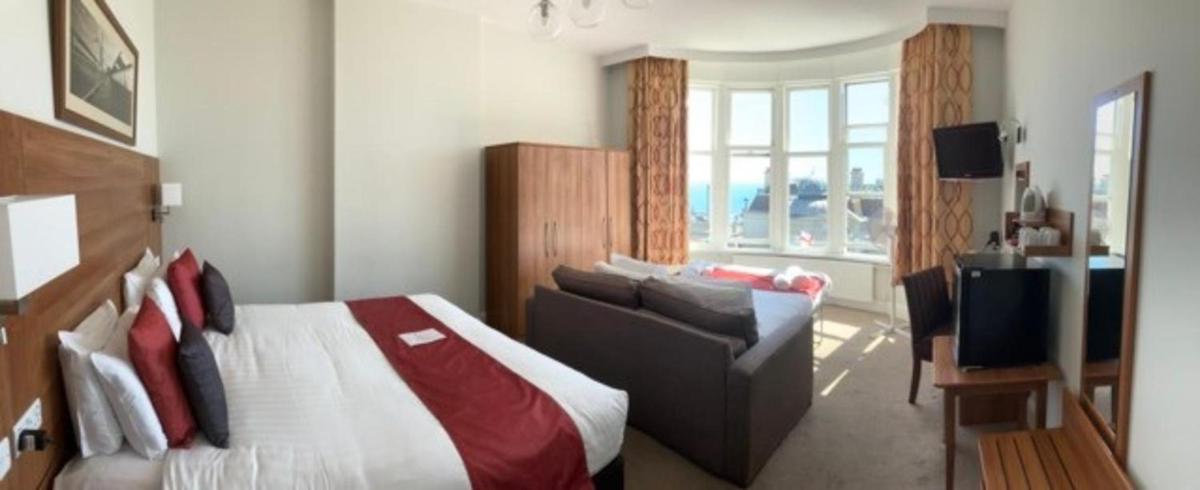 Family Room with Sea View - Dog Friendly  - Photo 1