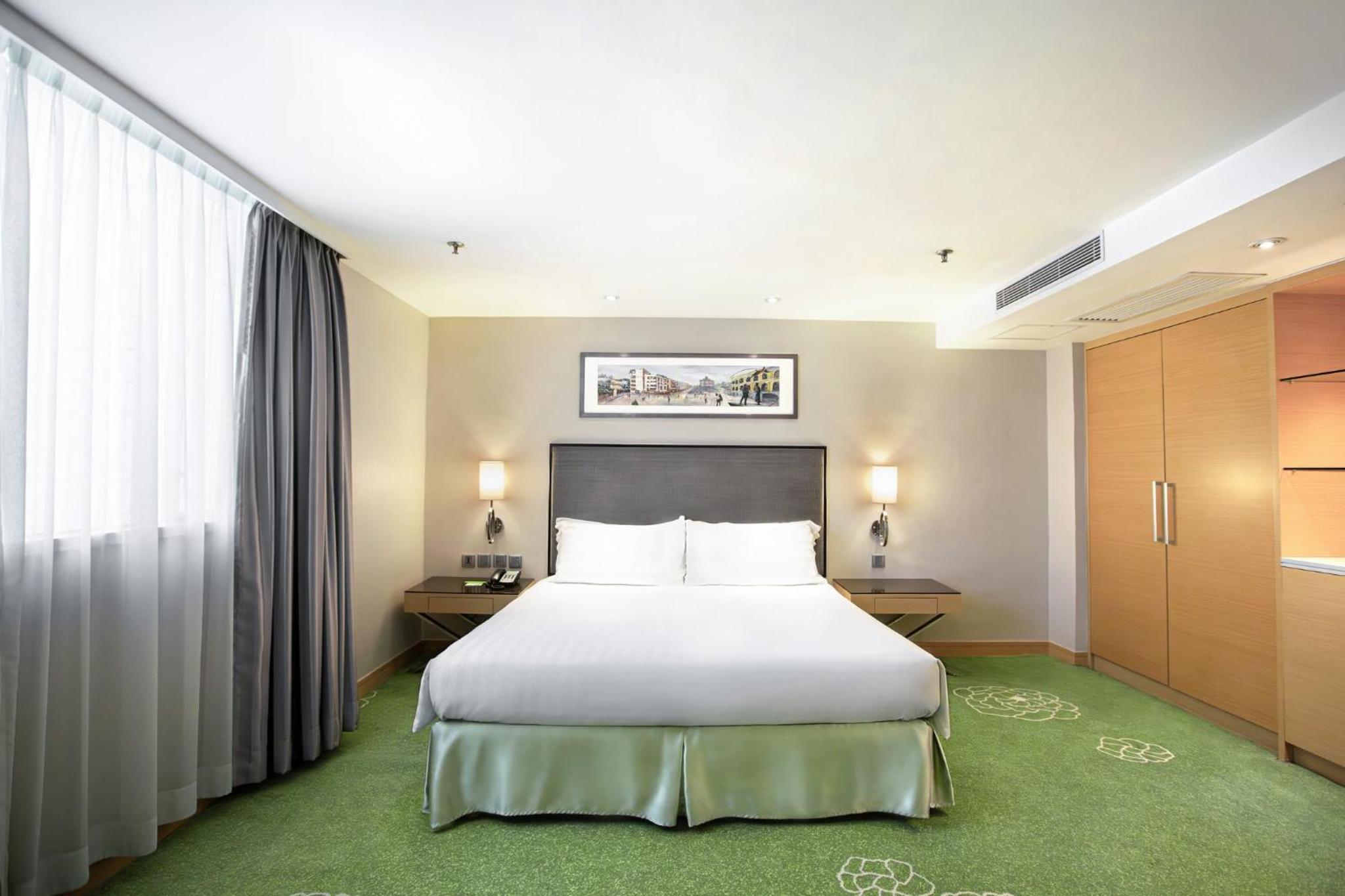 Executive Suite - Non-Smoking