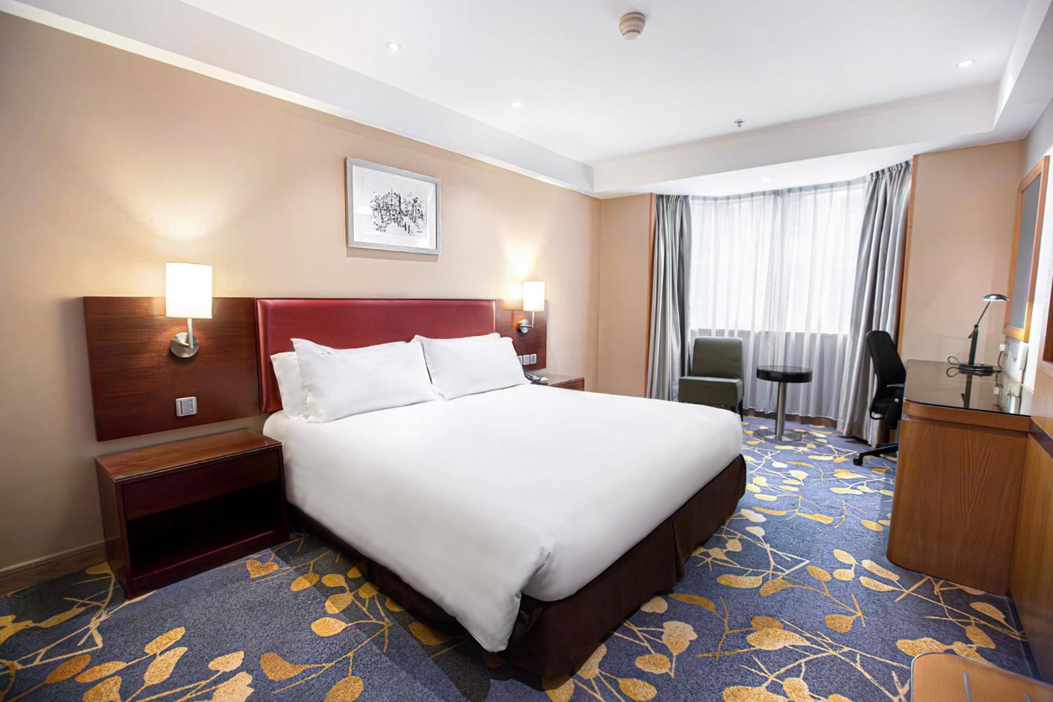 Standard King Room - Smoking - Photo 2