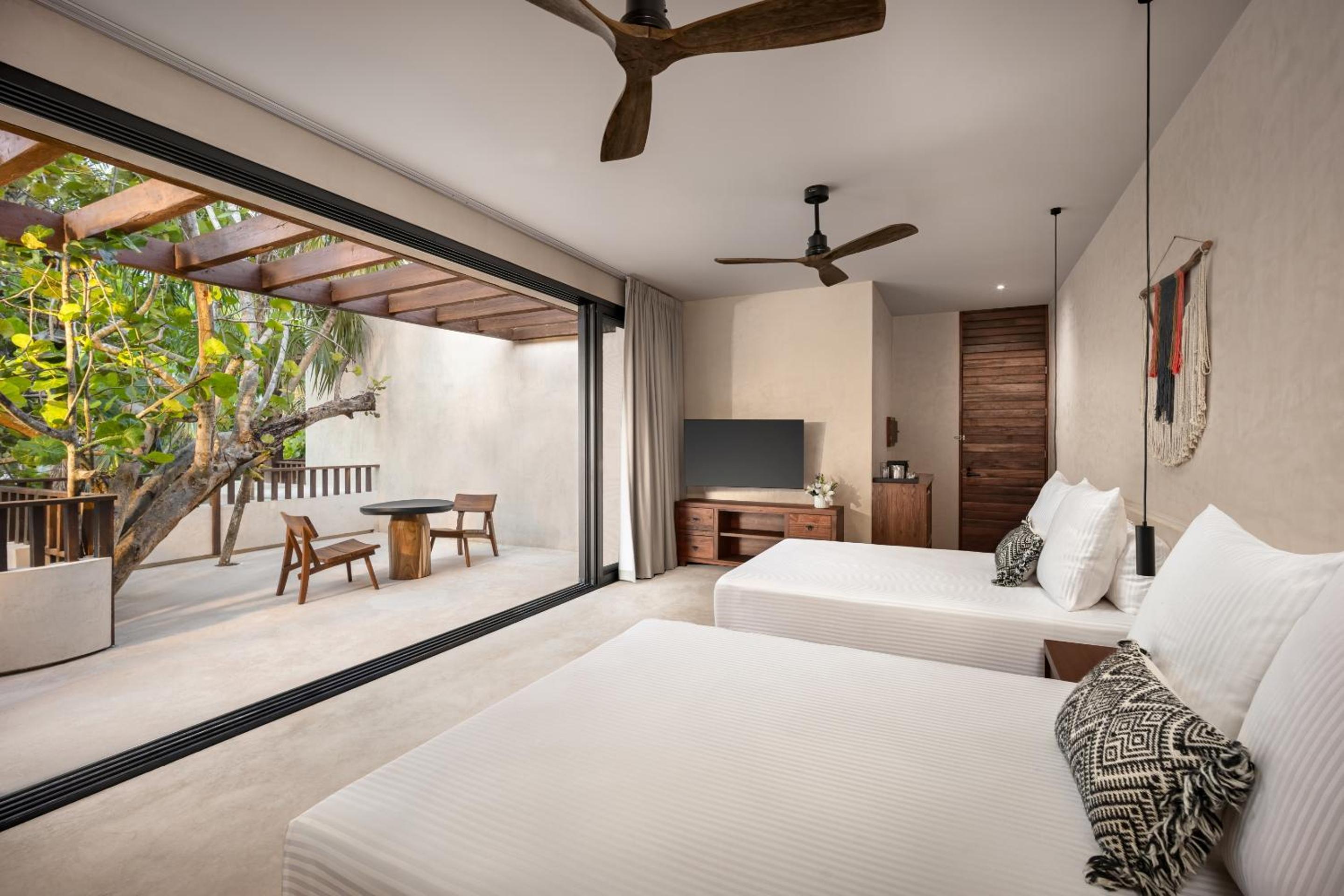 Casa Zamna Tropical View Queen beds