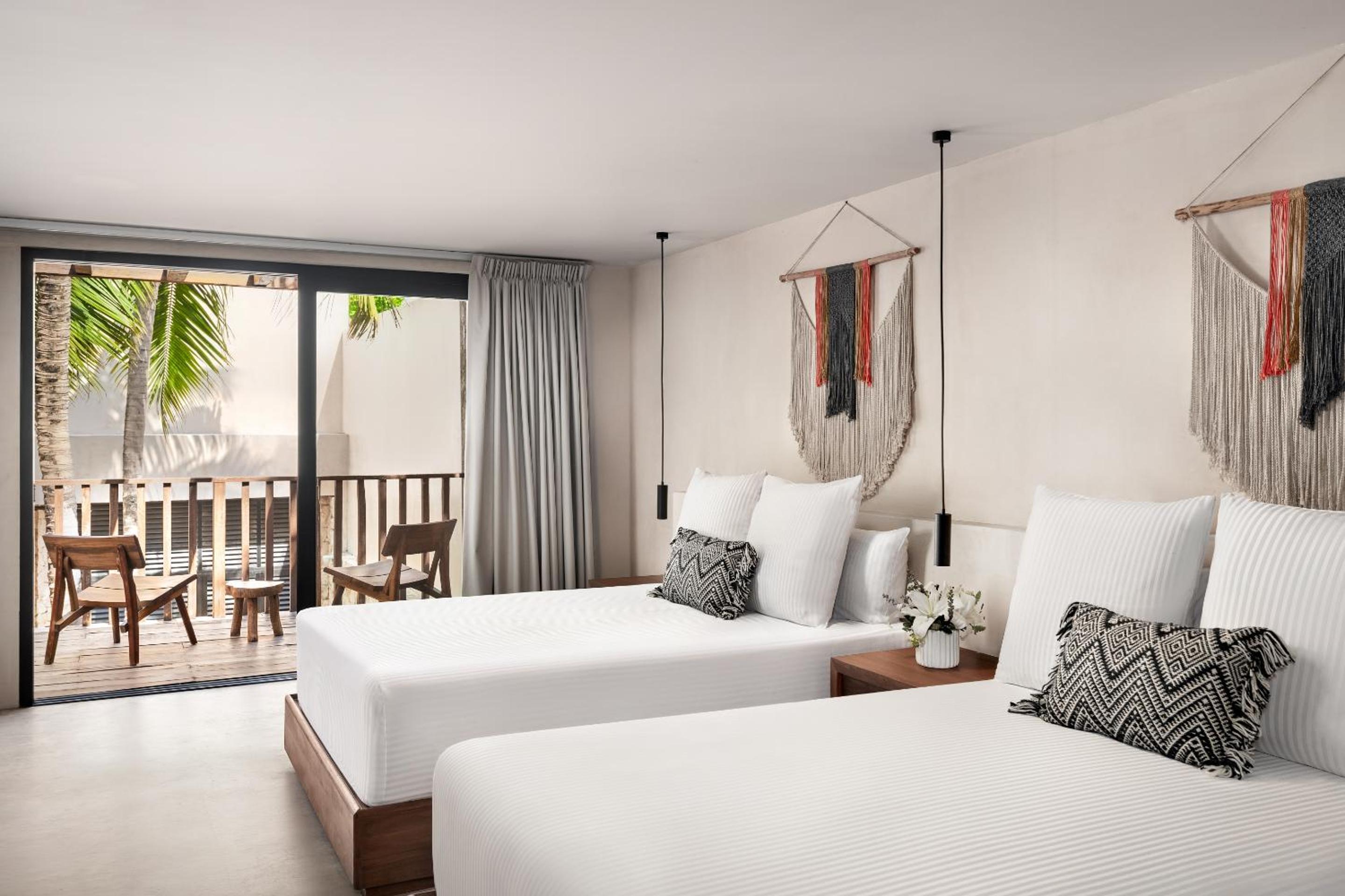 Casa Zamna Tropical View Queen beds