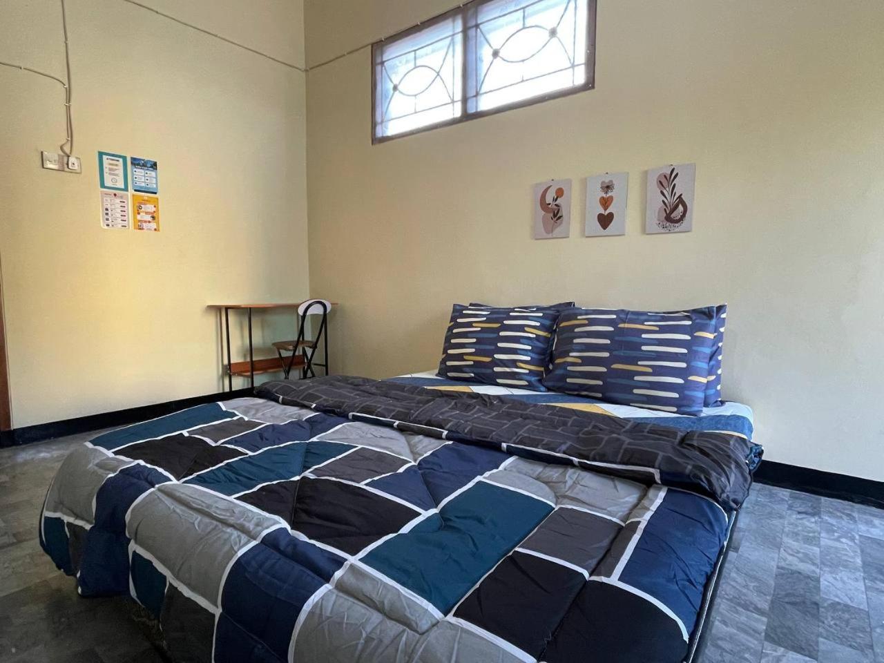 Queen Room with Balcony photo 3