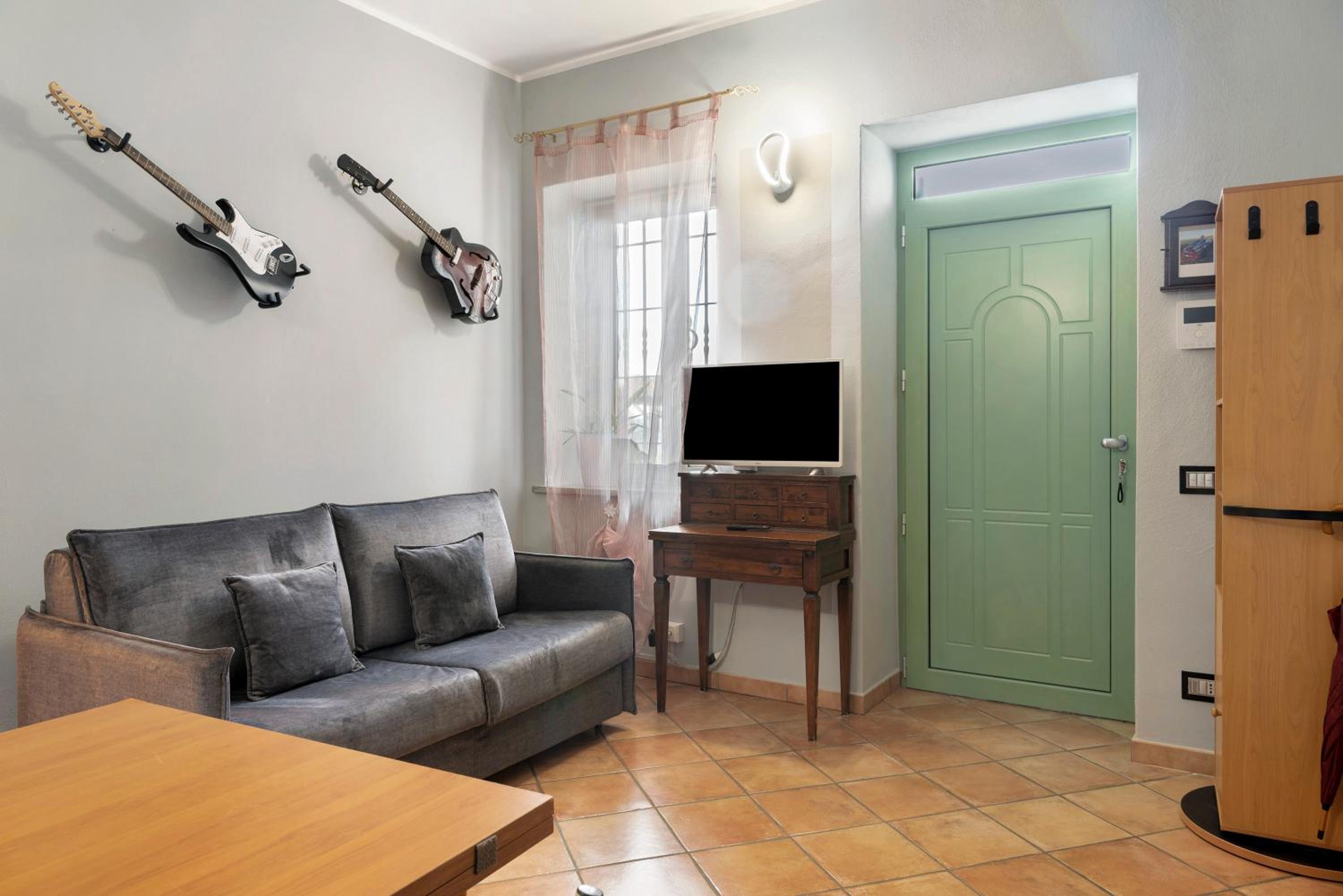 One-Bedroom Apartment with Garden View