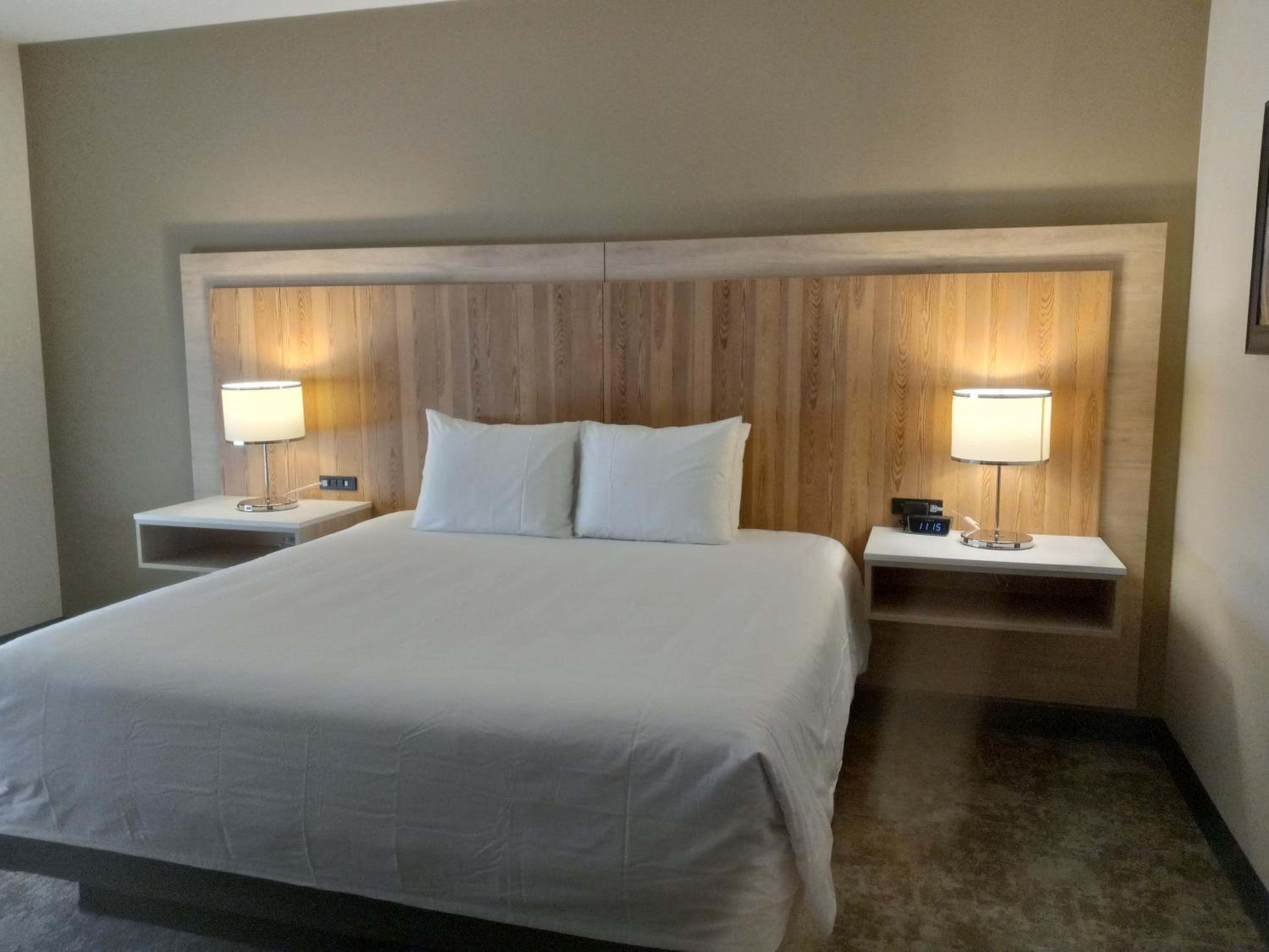 King Room - Disability Access/Non-Smoking - Photo 6