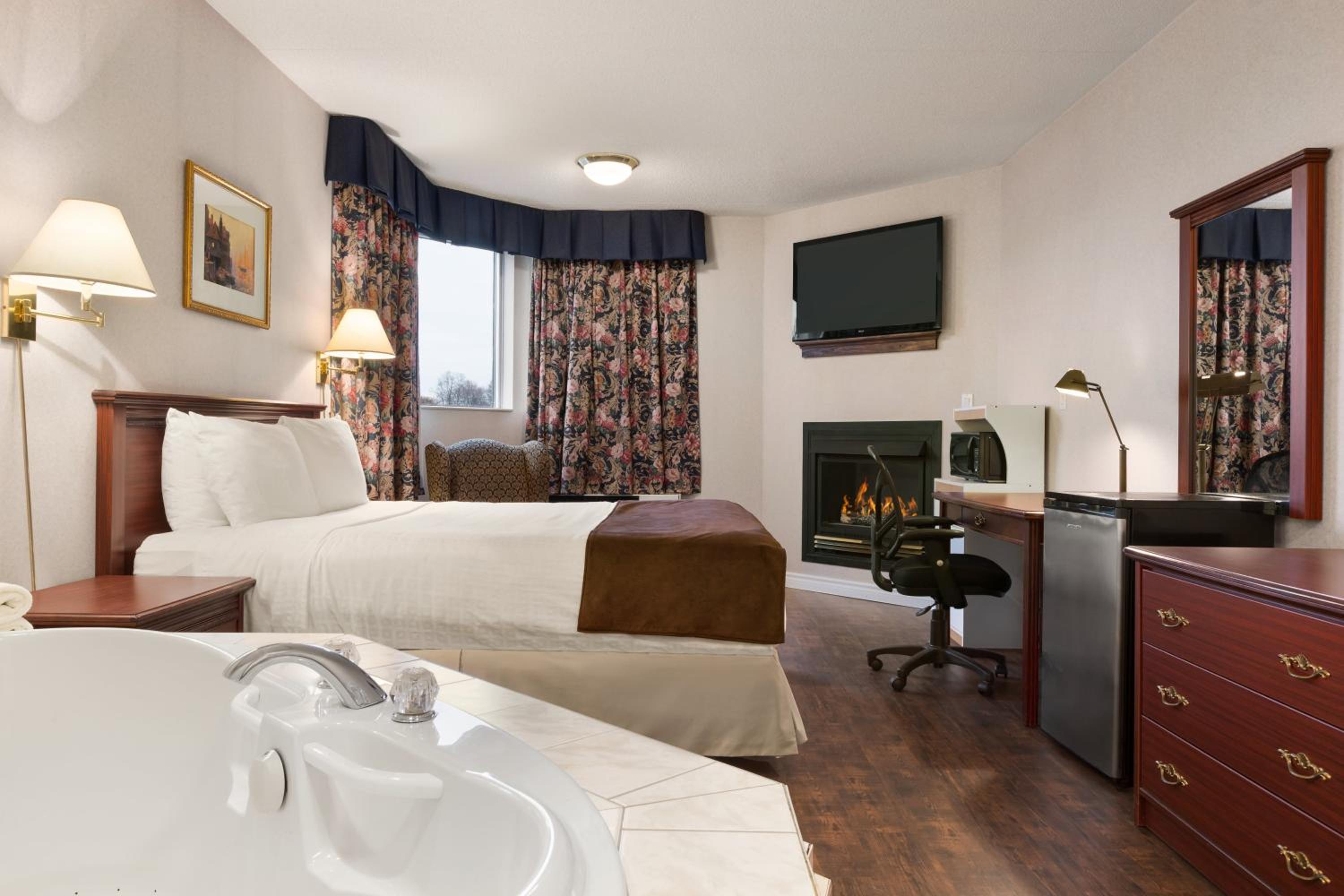 Double Room With Two Double Beds - Non-Smoking - Photo 3