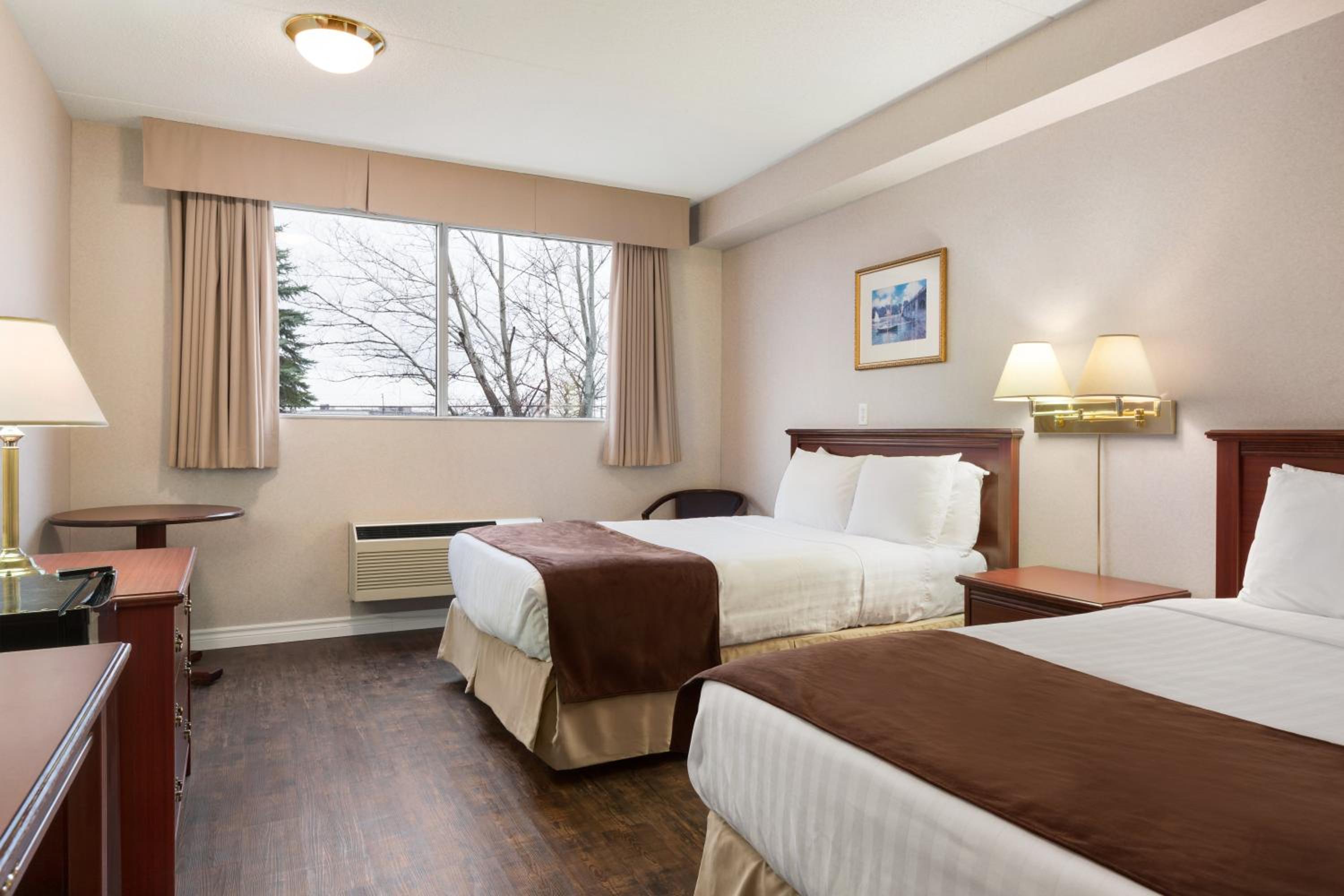 Double Room With Two Double Beds - Non-Smoking - Photo 1
