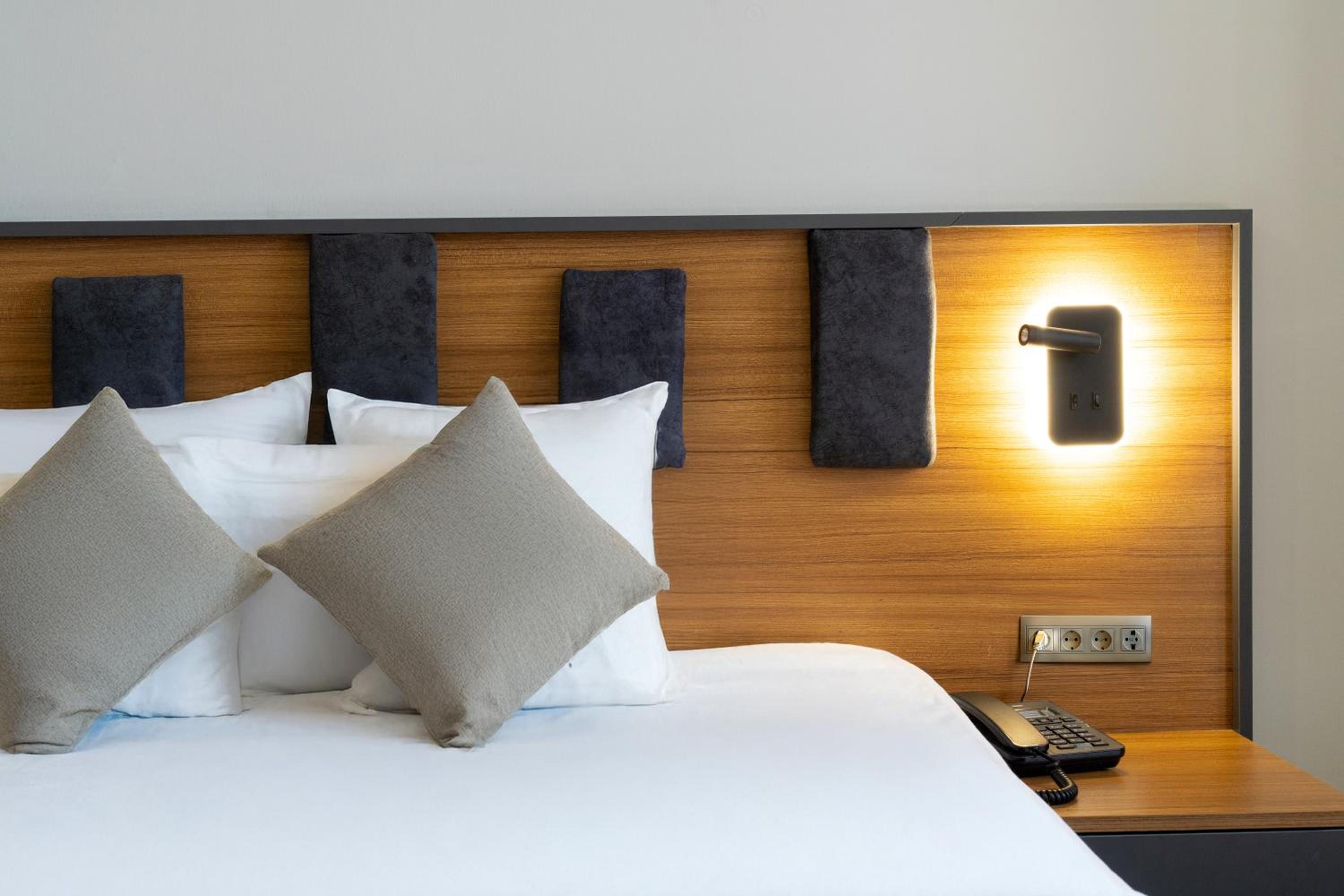 Standard Double Room - Photo 6