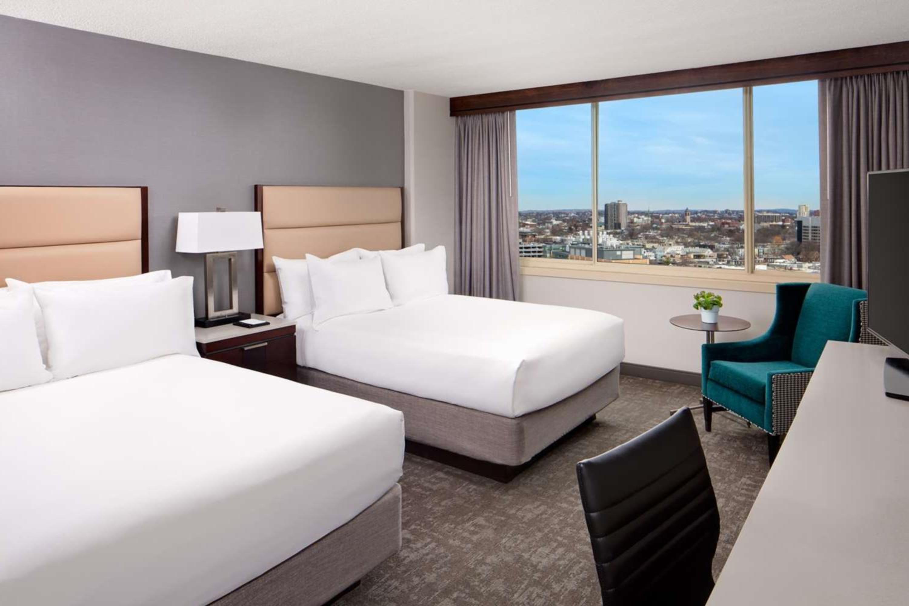 Double Room with Two Double Beds - Photo 2