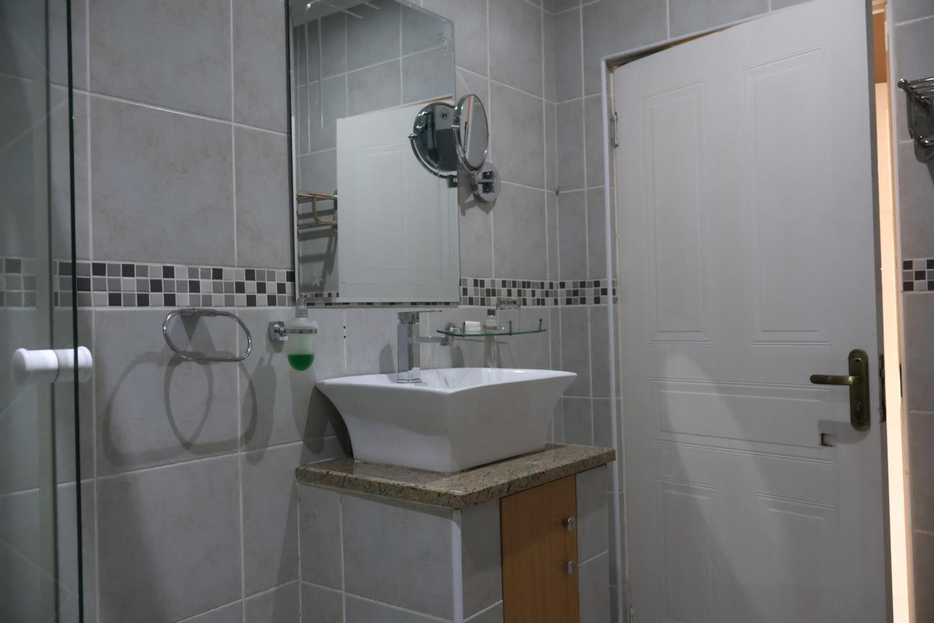 Double Room with Private Bathroom photo 2