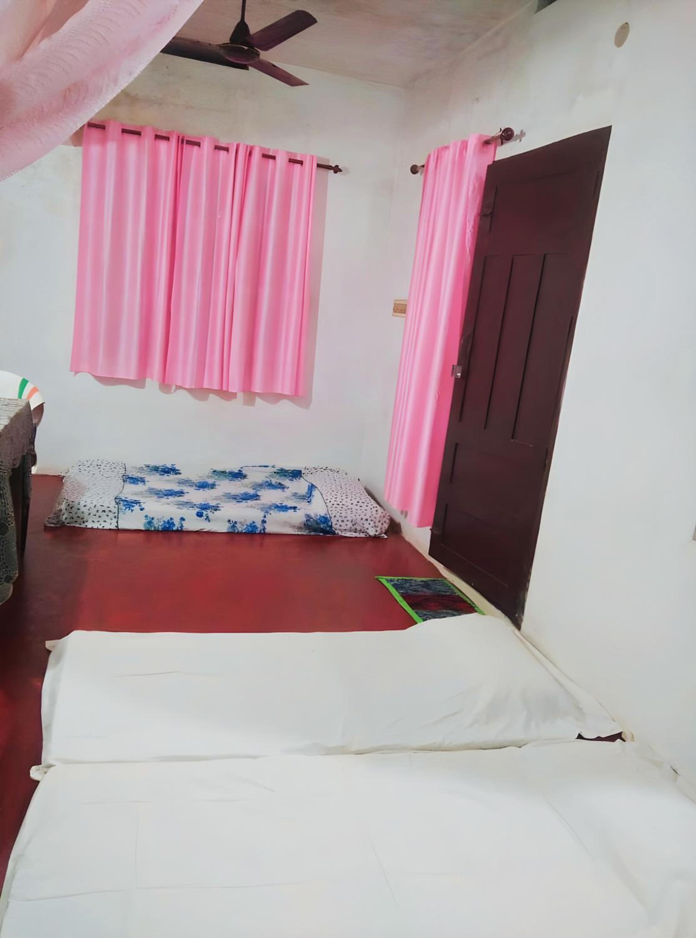 Male Dormitory Room photo 1