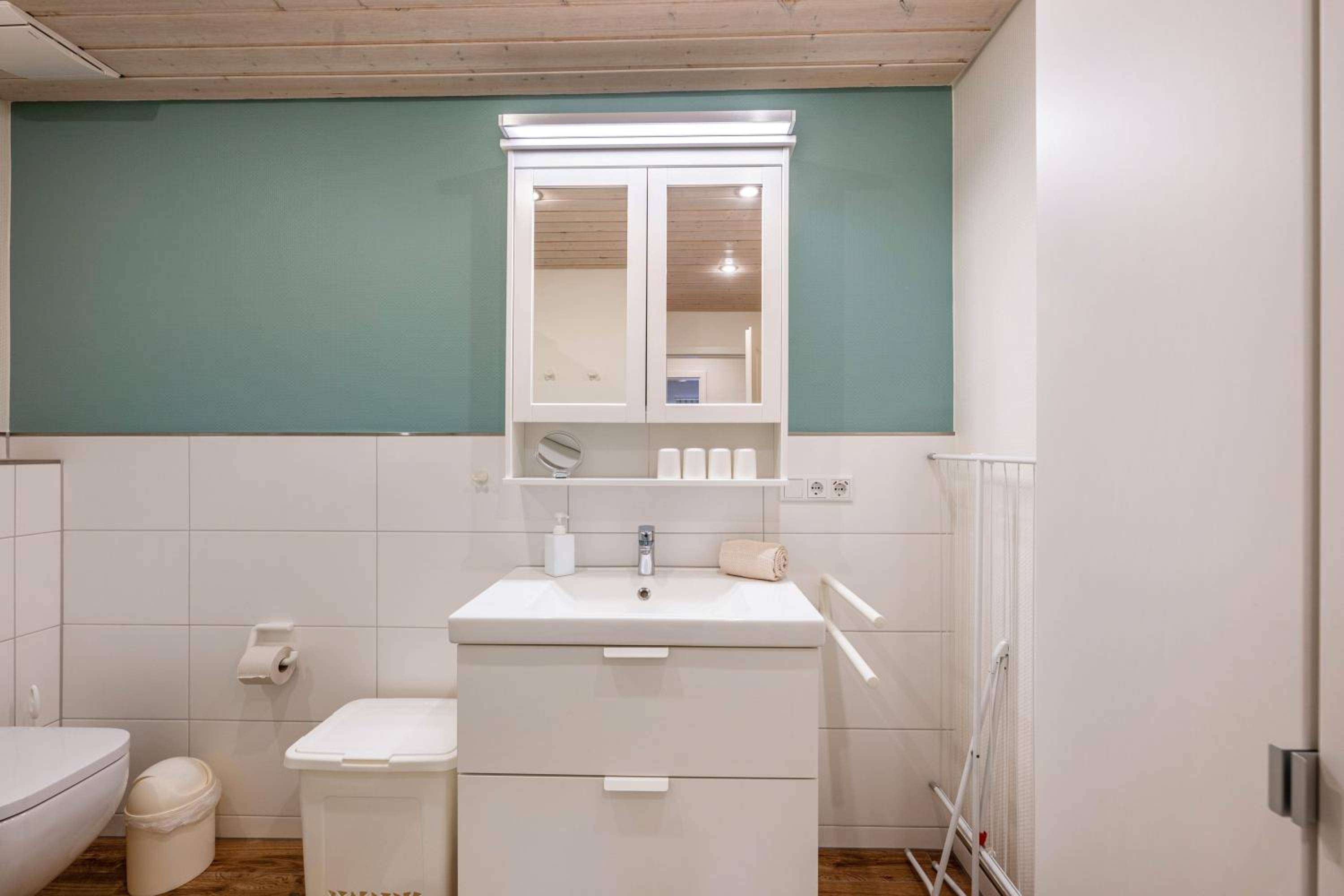 Two-Bedroom Deluxe Apartment with Garden View photo 2