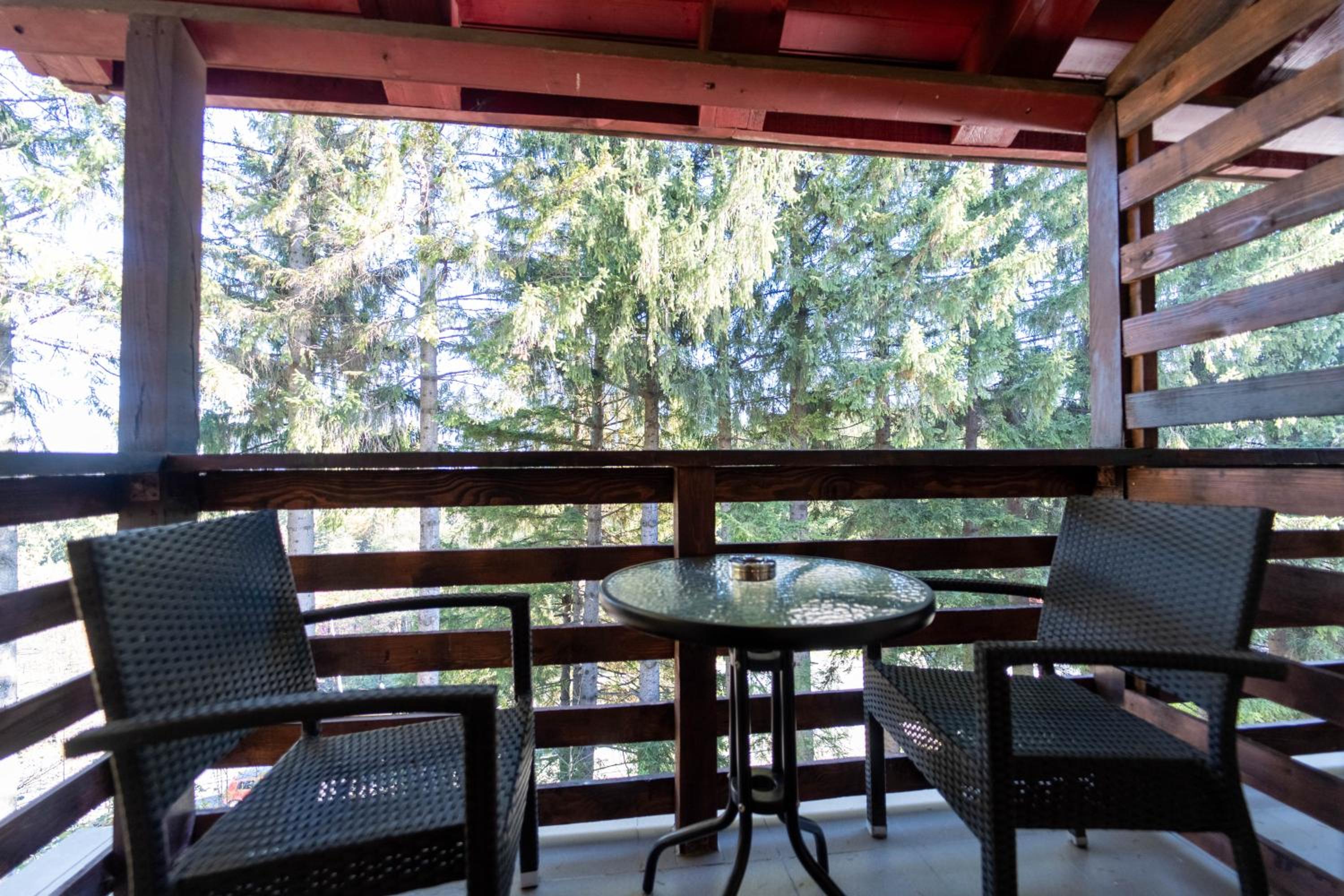 Double Room with Balcony - Photo 13