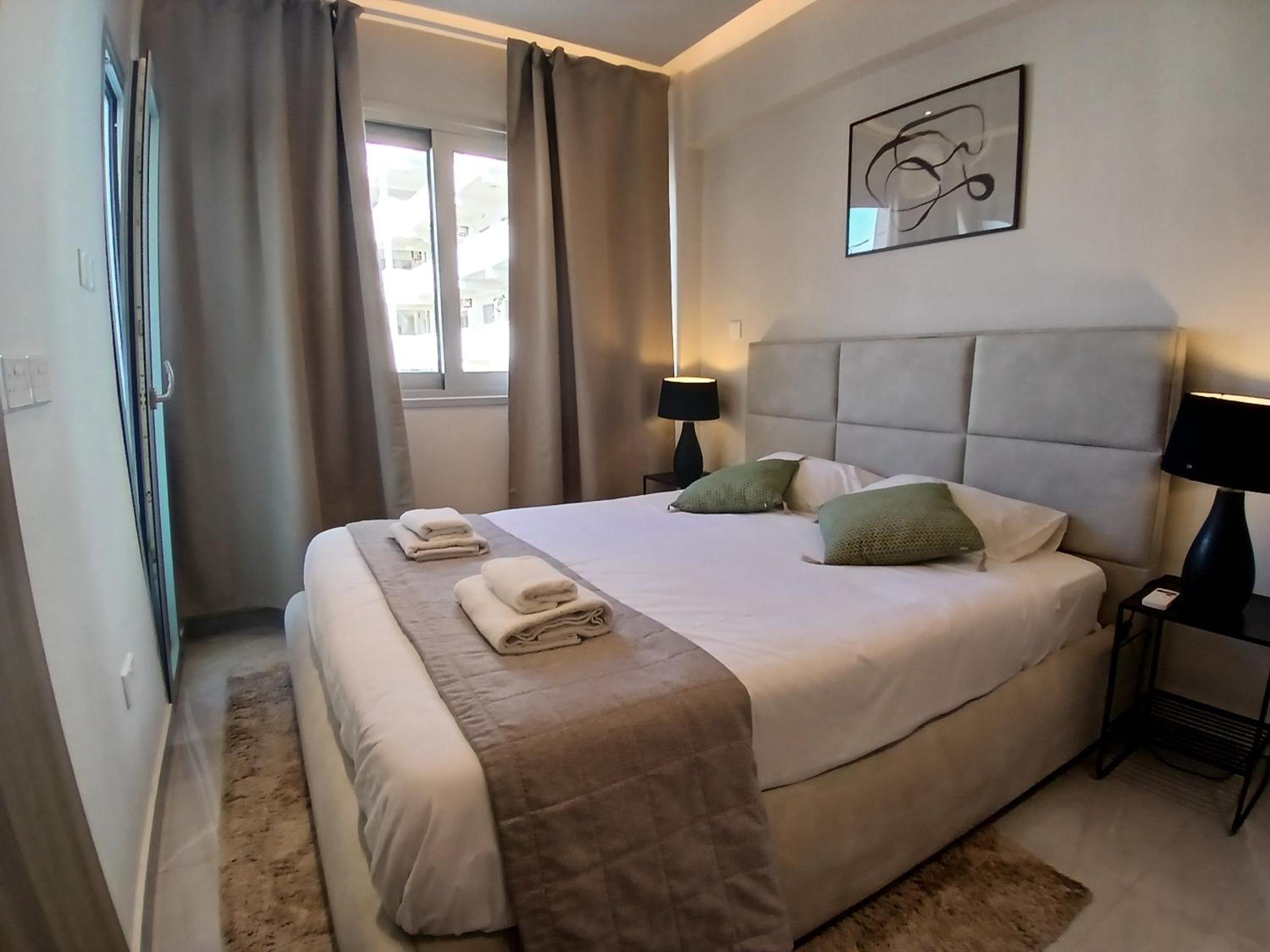 Two-Bedroom Apartment with Balcony photo 1