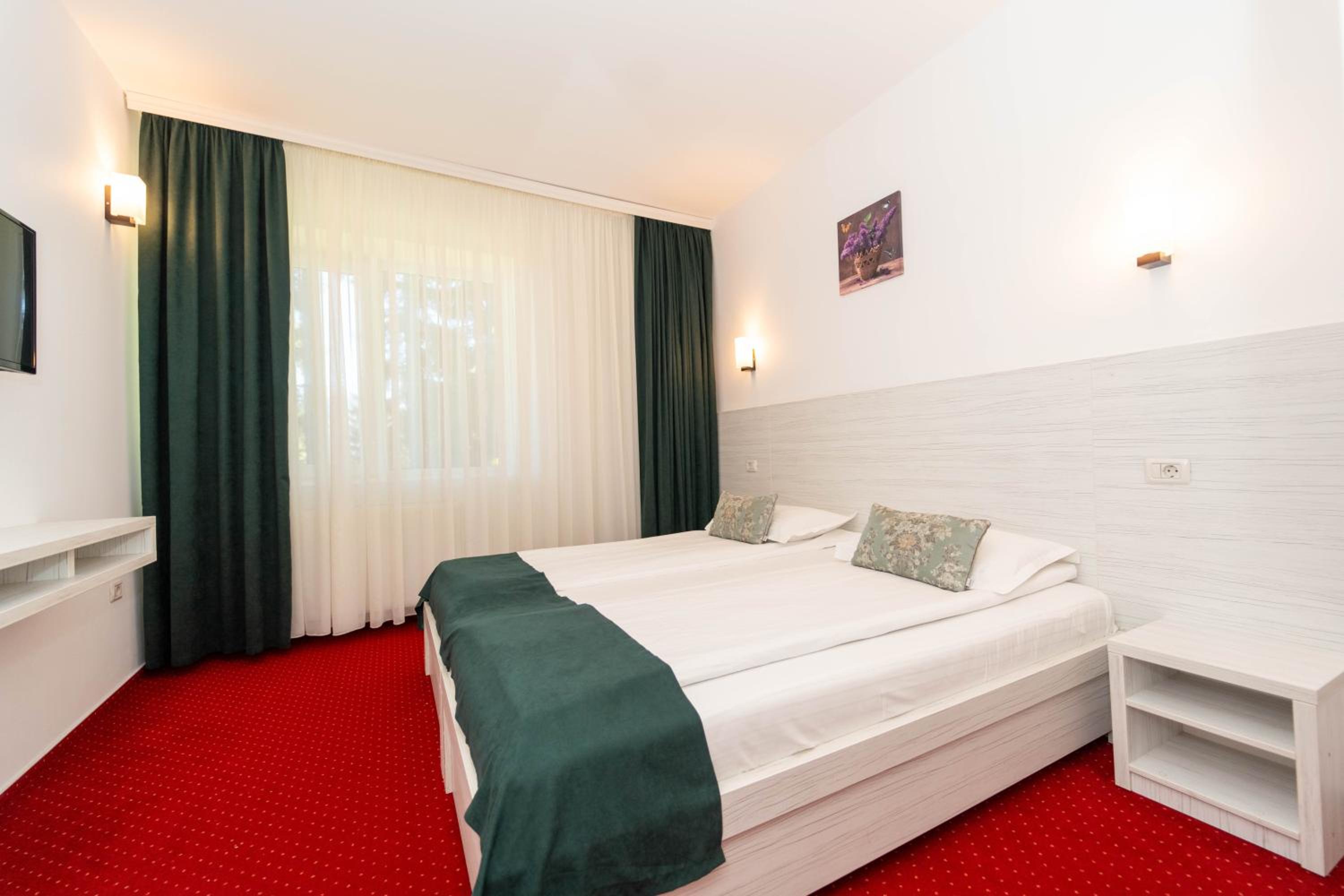 Economy Double Room photo 1