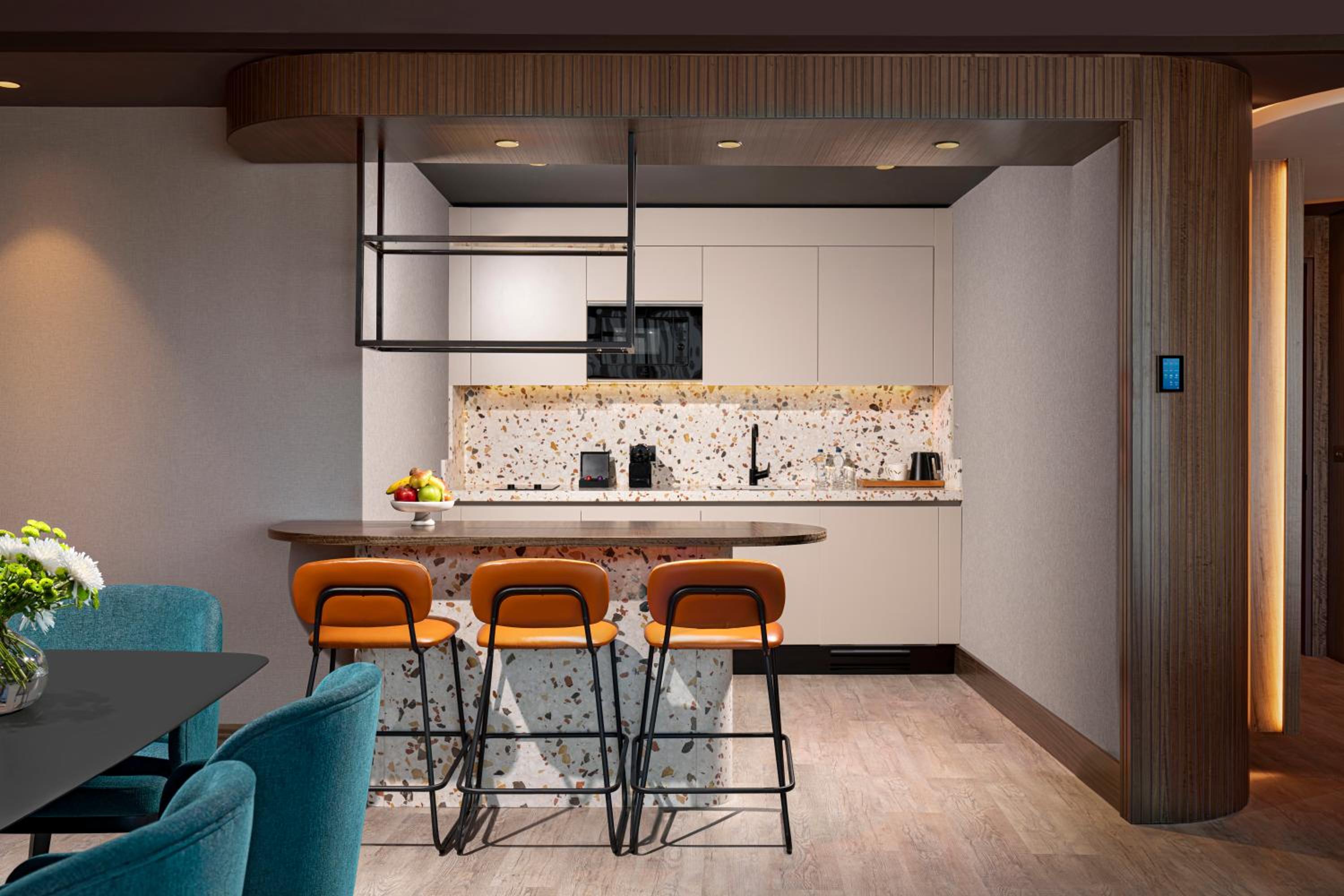 Executive One-Room Apartment thumbnail 5