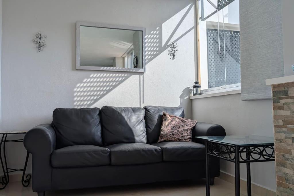 Apartamento de Dos Habitaciones con Terraza