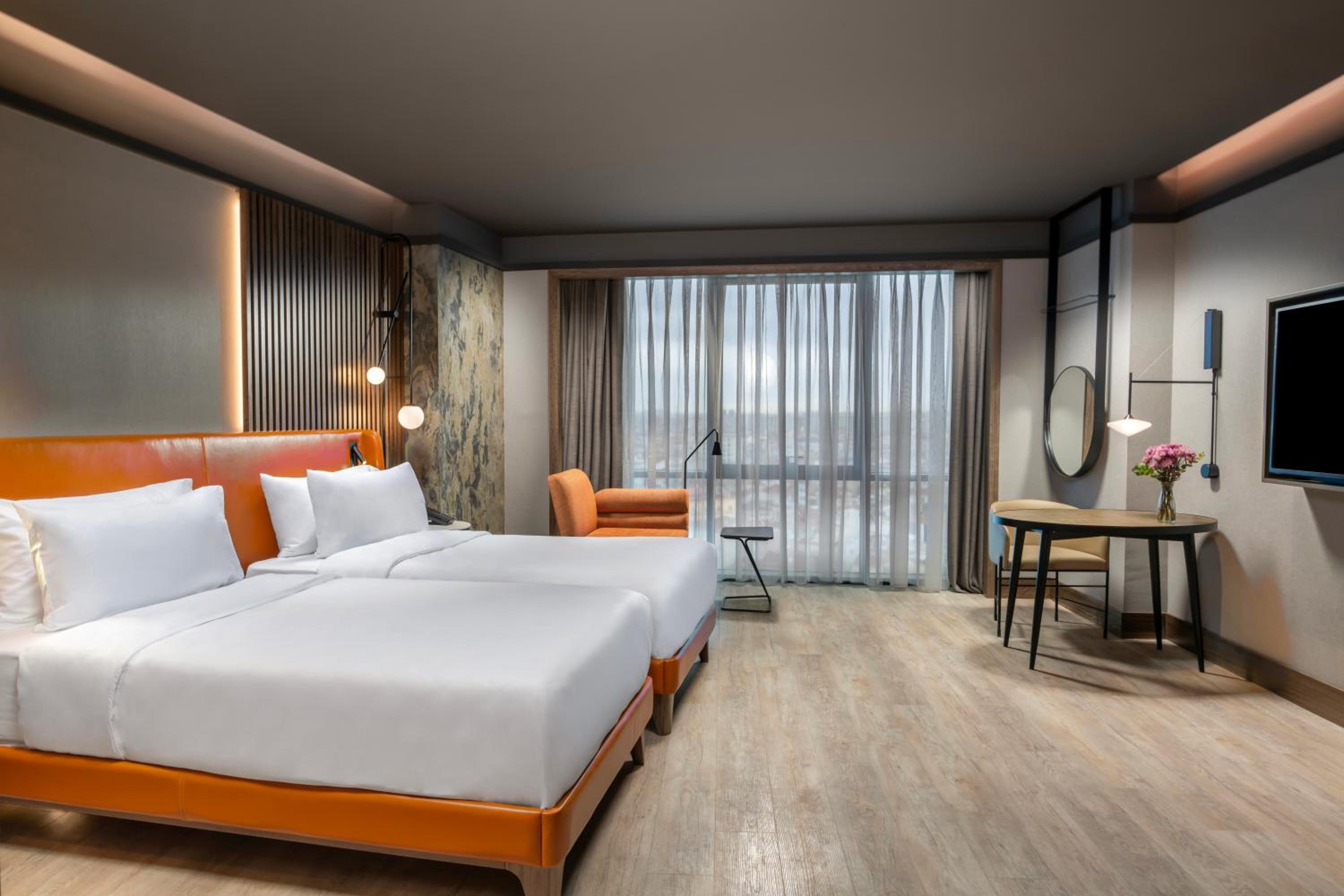 Superior Twin Room - City Side