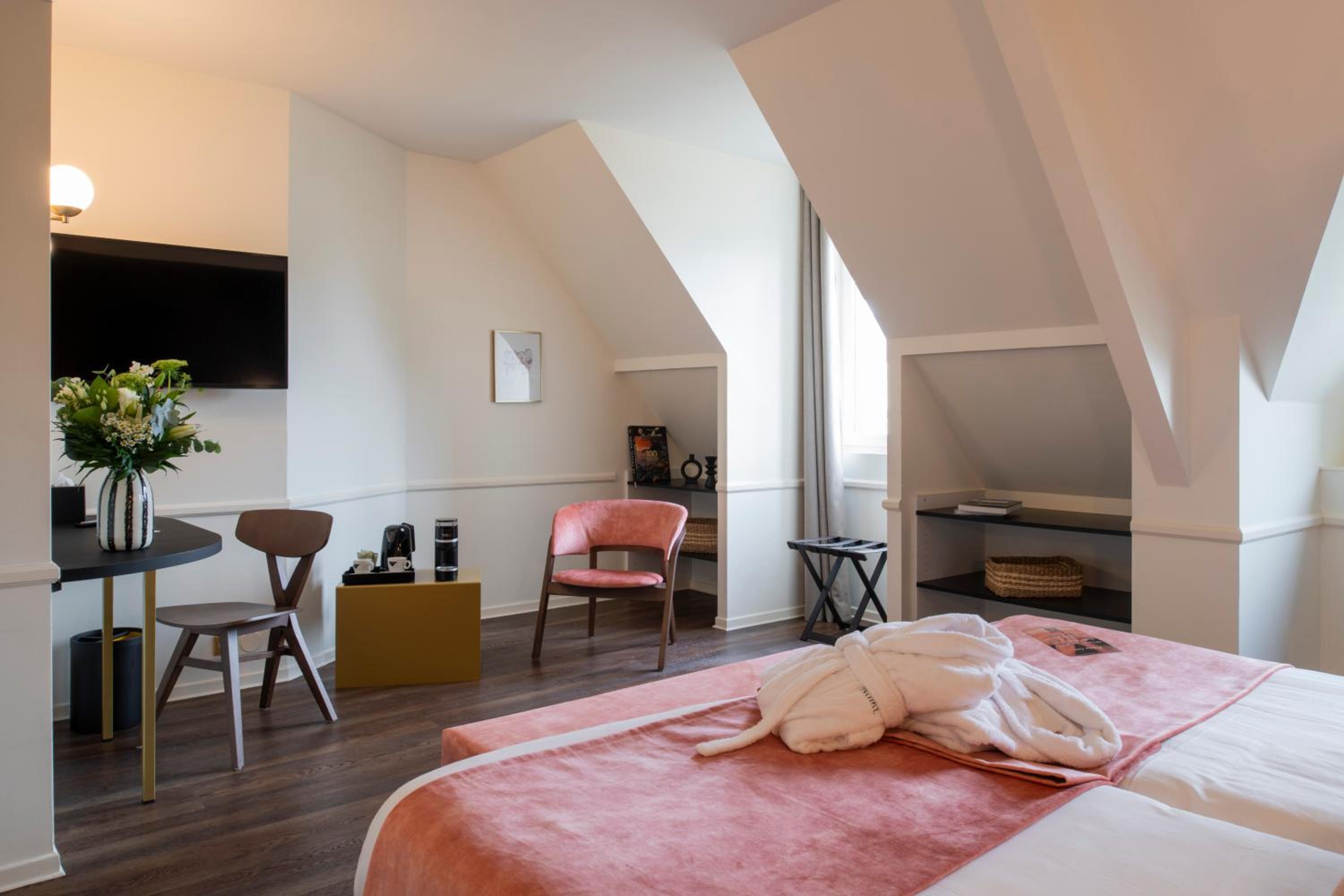 Superior King Room photo 2