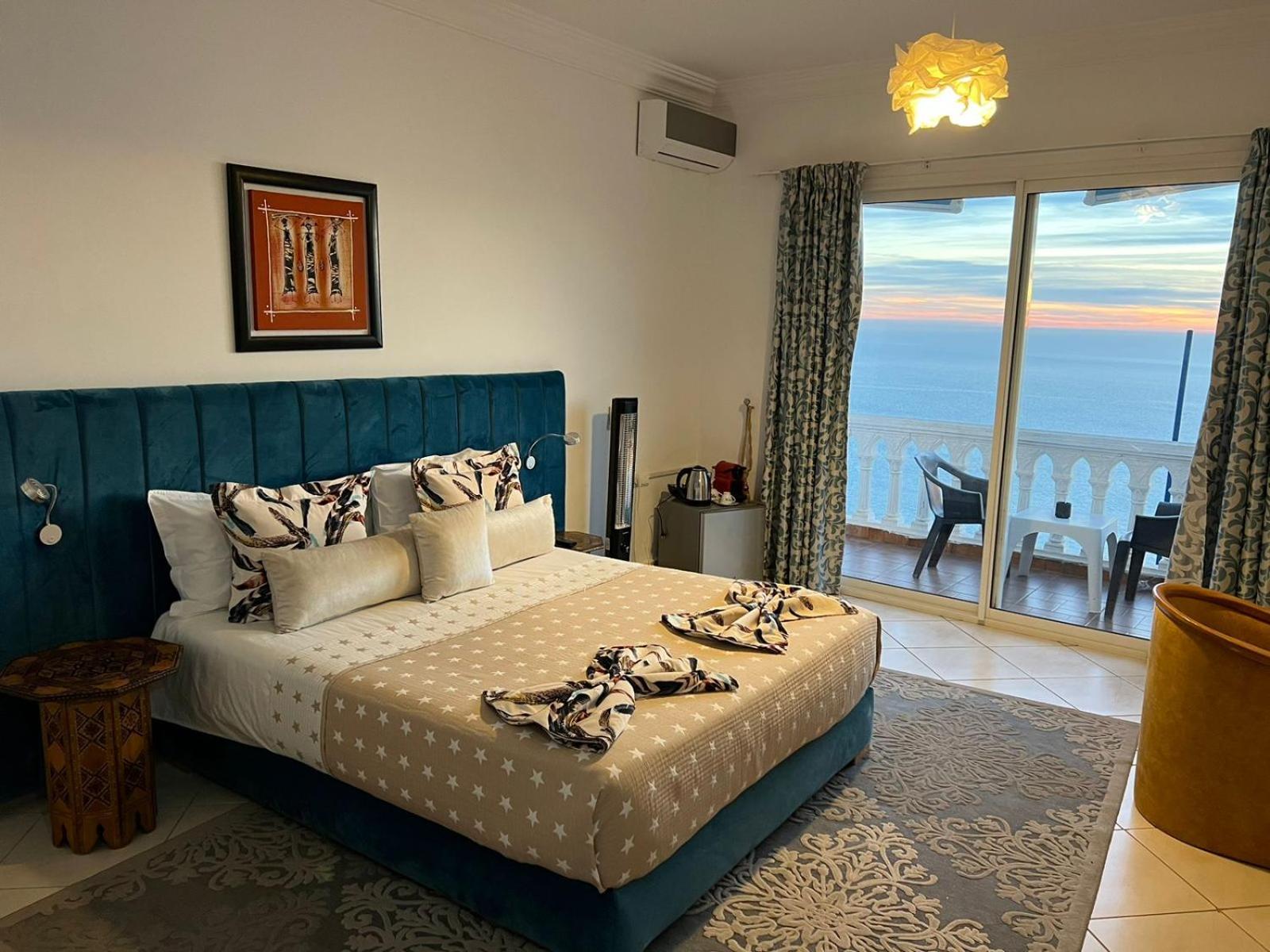 Suite with Sea View - Photo 3