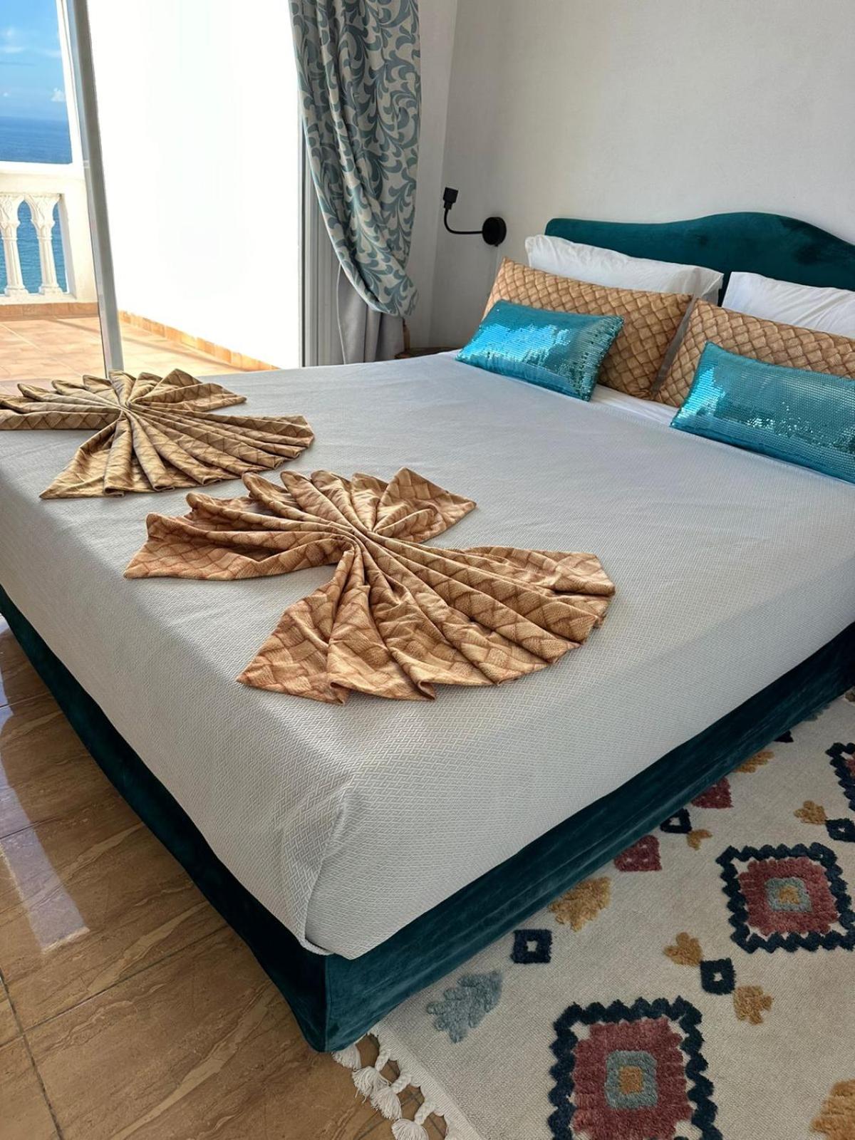 Suite with Sea View - Photo 11