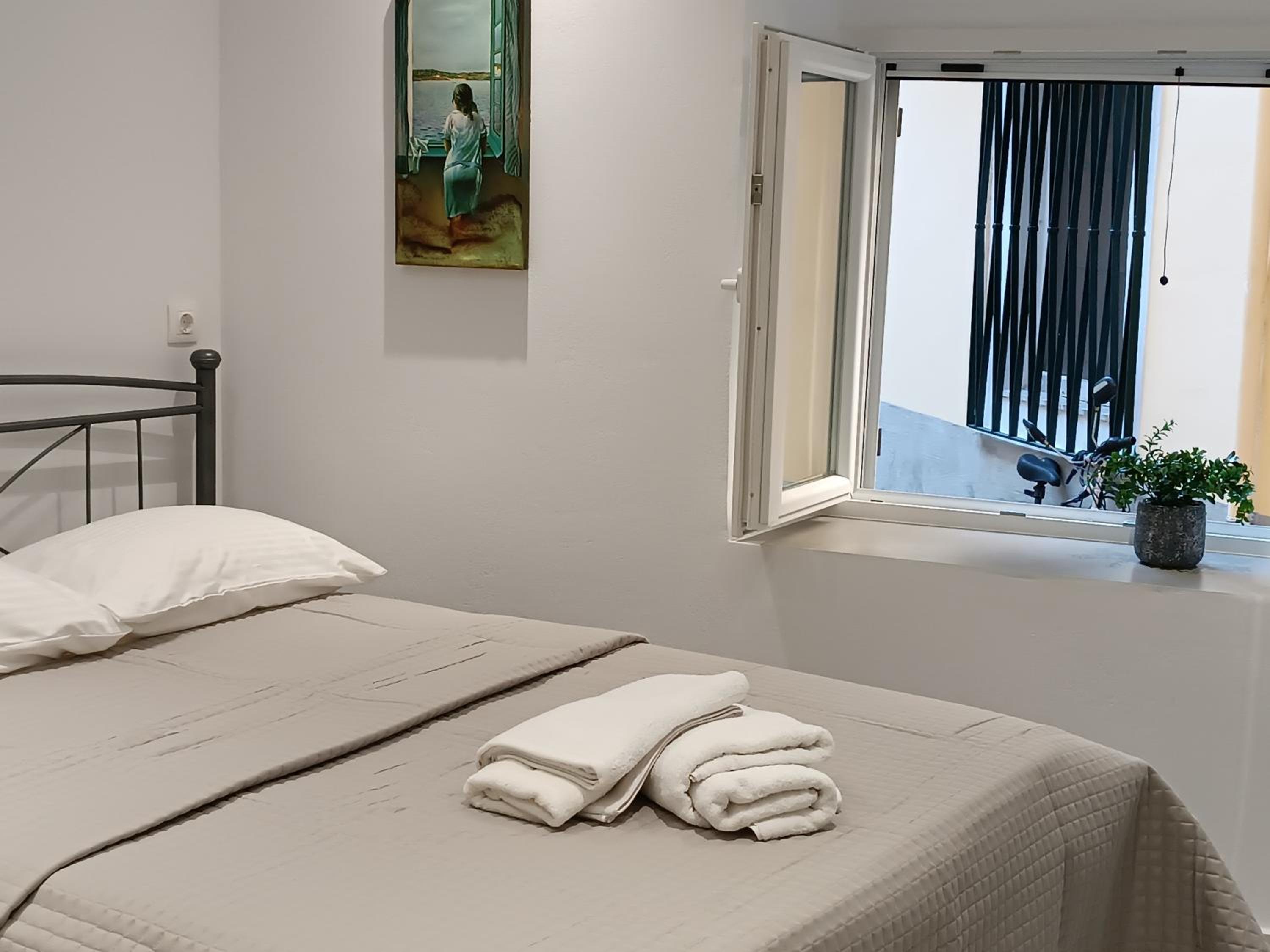 Superior One-Bedroom Apartment