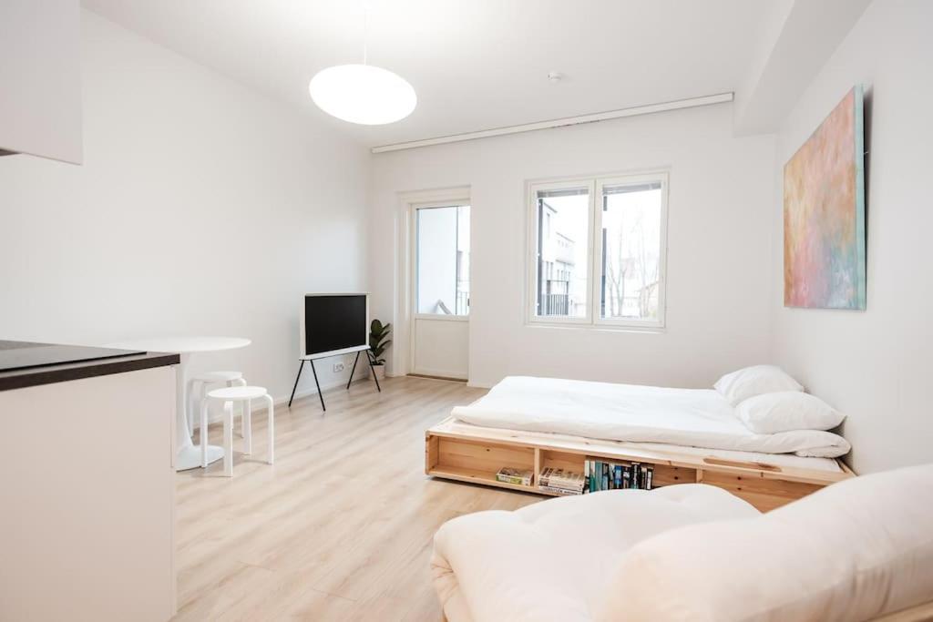 One-Bedroom Apartment photo 2