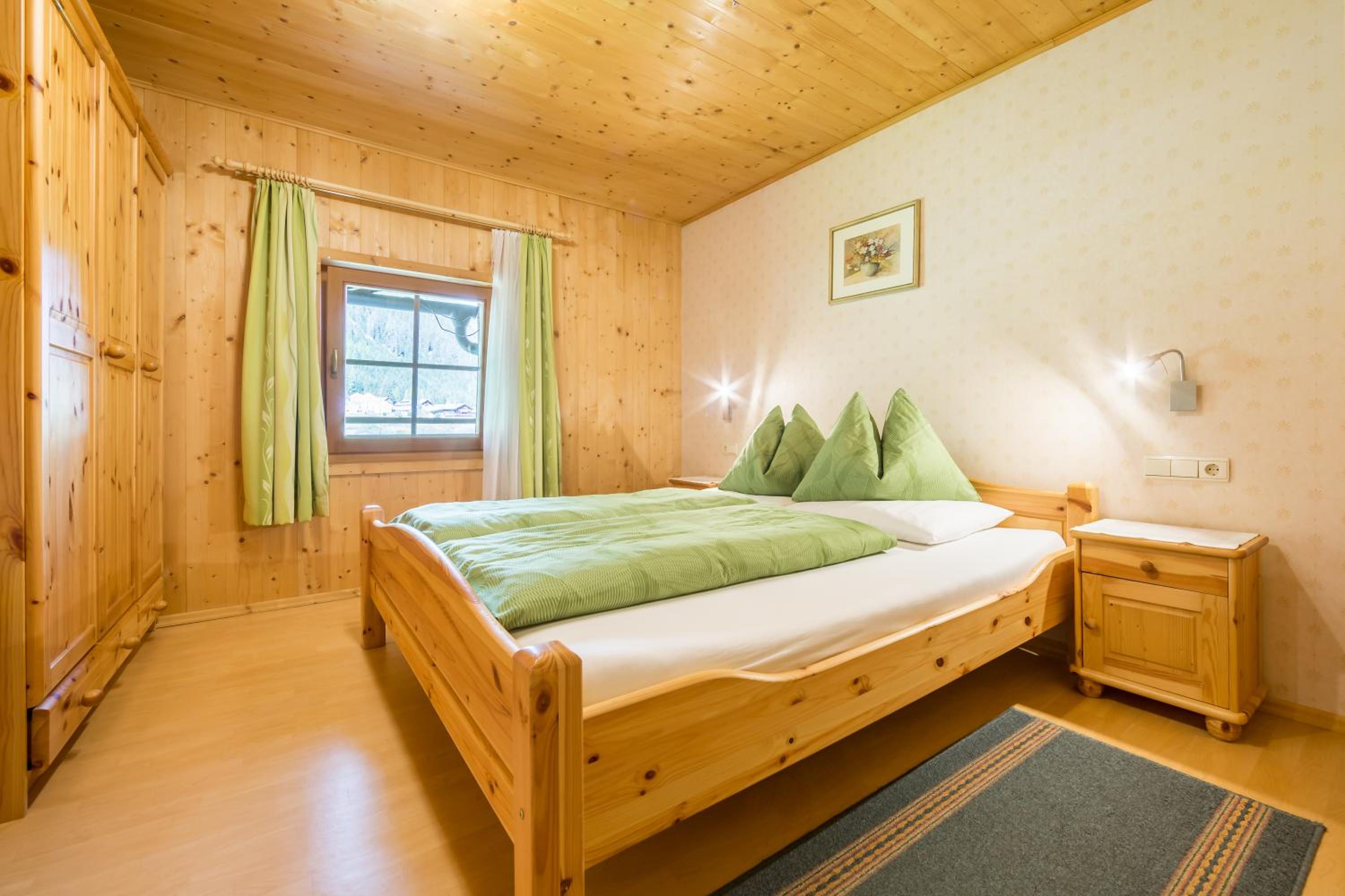 Two-Bedroom Deluxe Apartment with Garden View photo 2