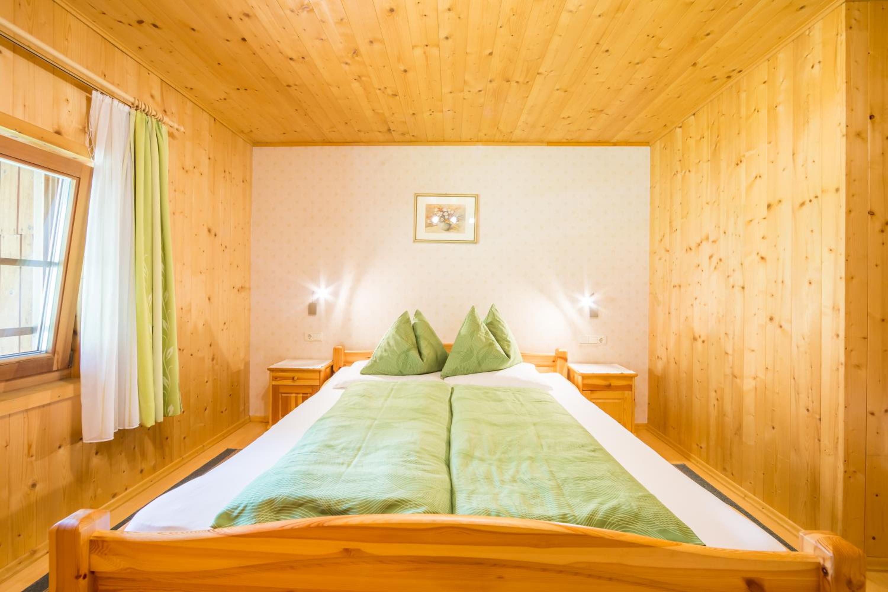Two-Bedroom Deluxe Apartment with Garden View photo 3