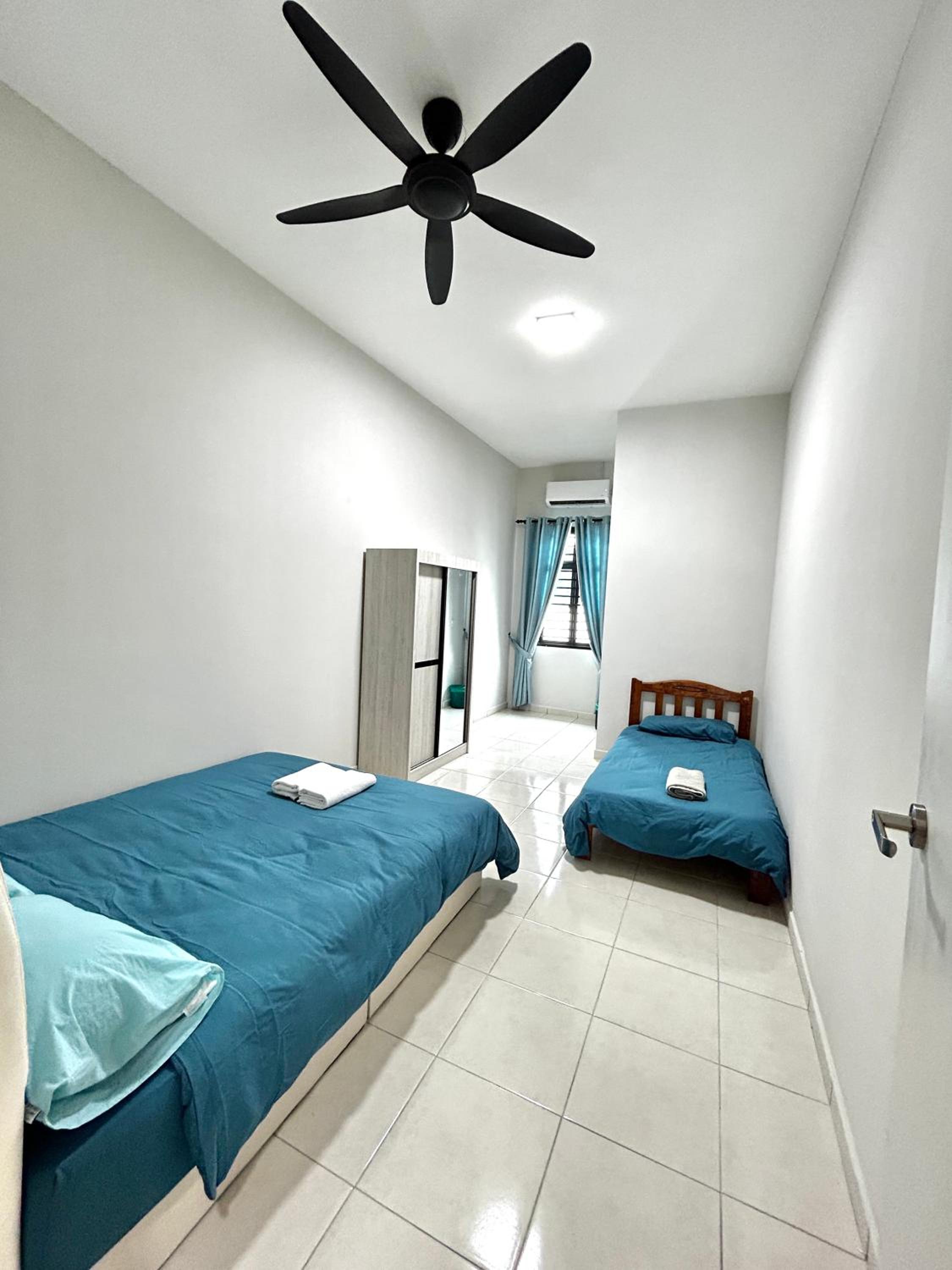 Four-Bedroom House photo 3