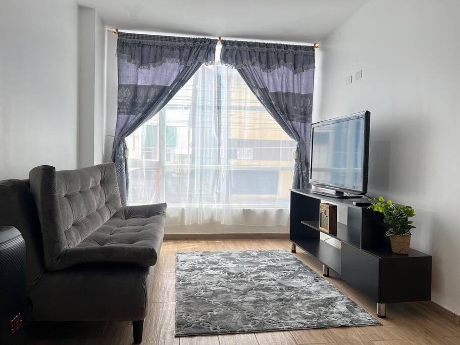 One-Bedroom Apartment photo 1