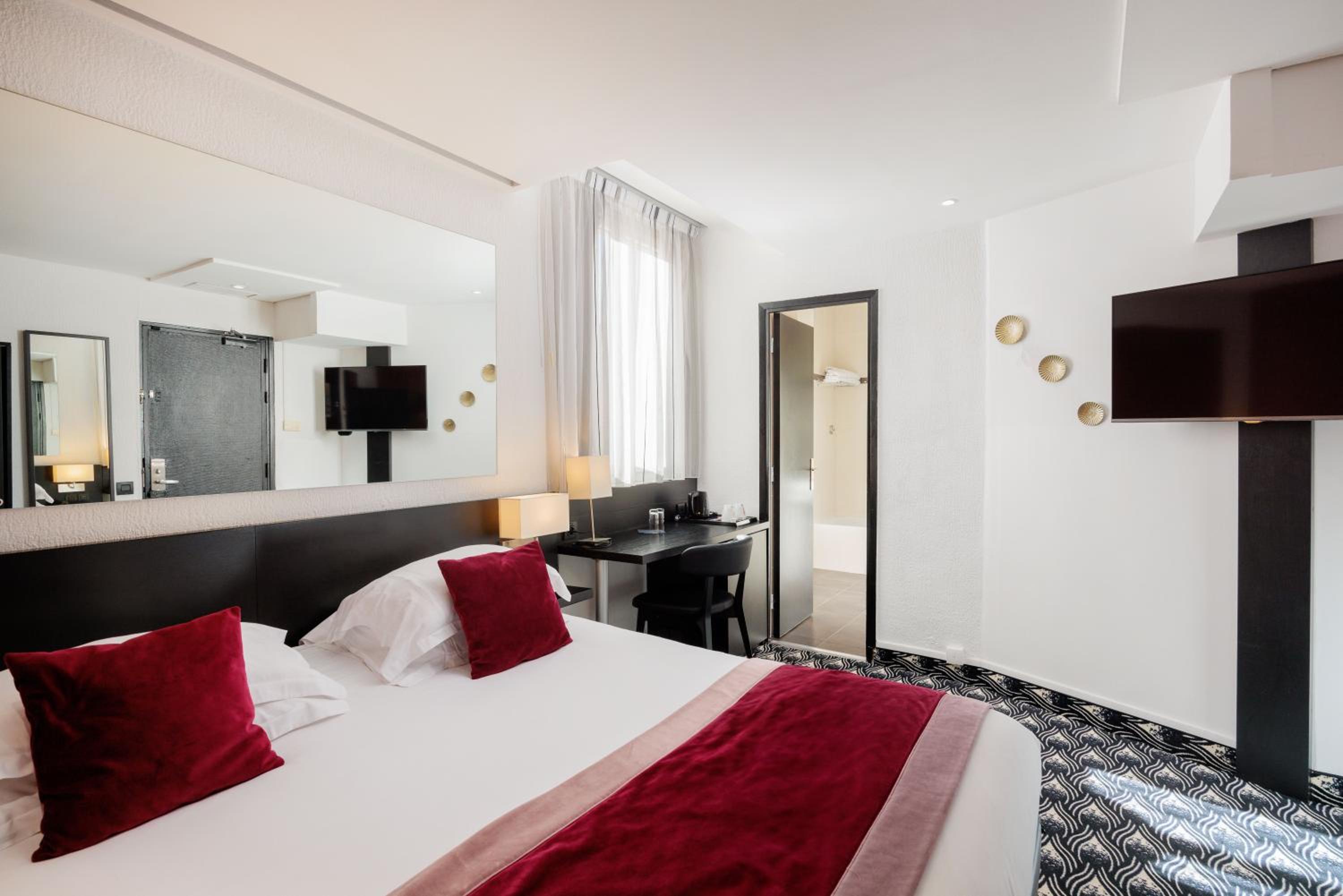 Standard Double Room - free upgrade photo 2