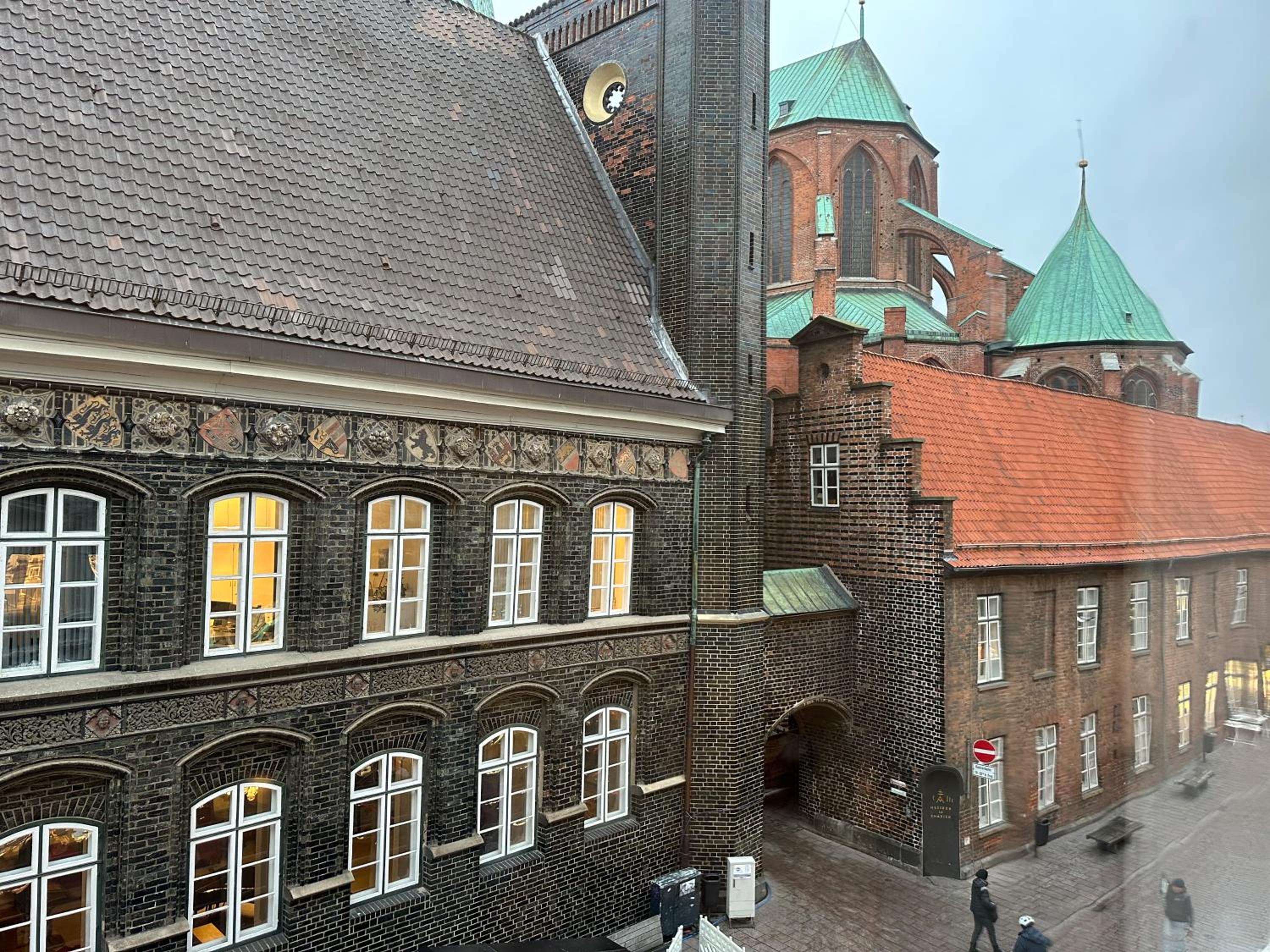 Two-Bedroom Apartment with View photo 3