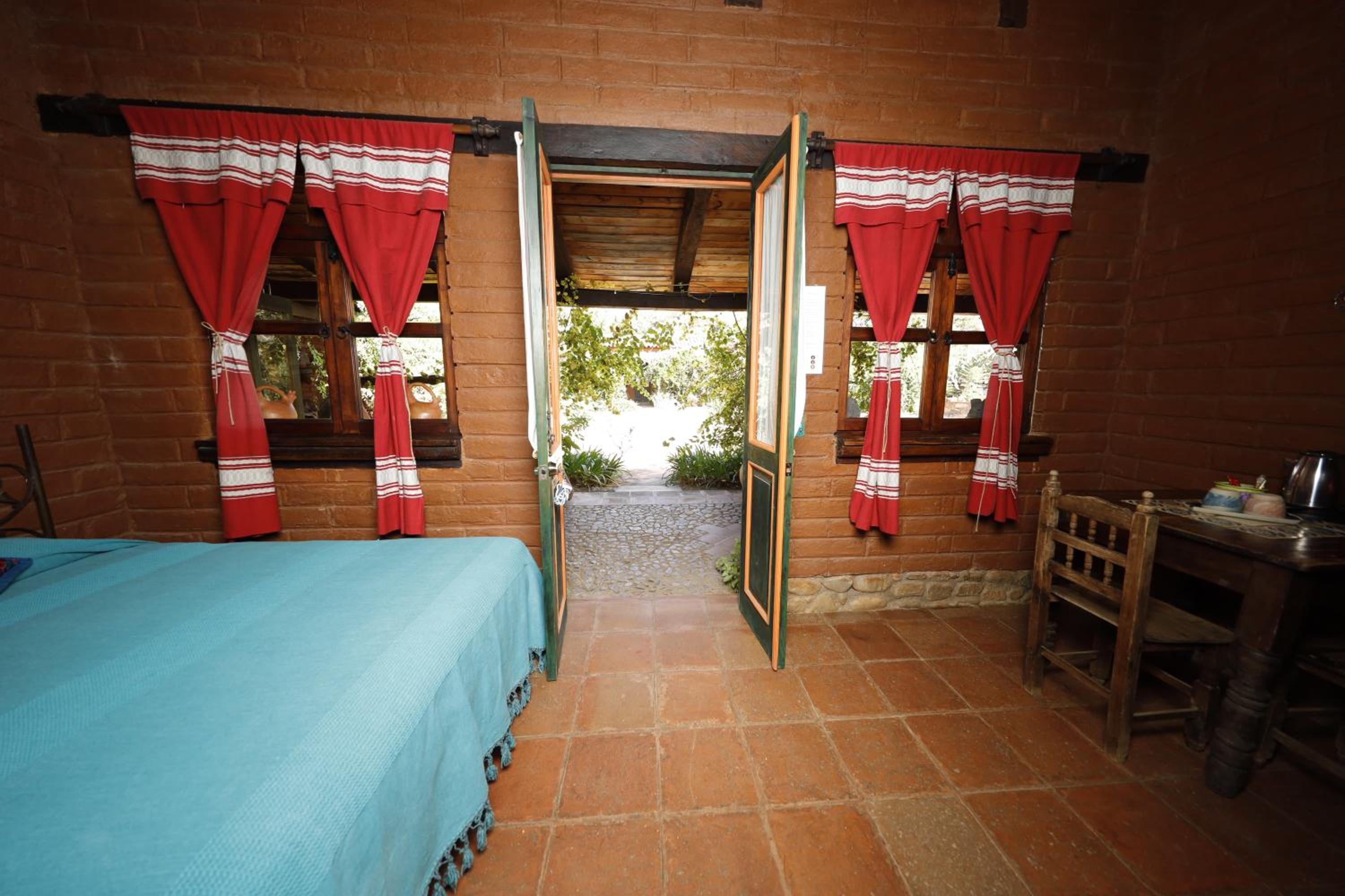Double Room with Two Double Beds - Photo 5