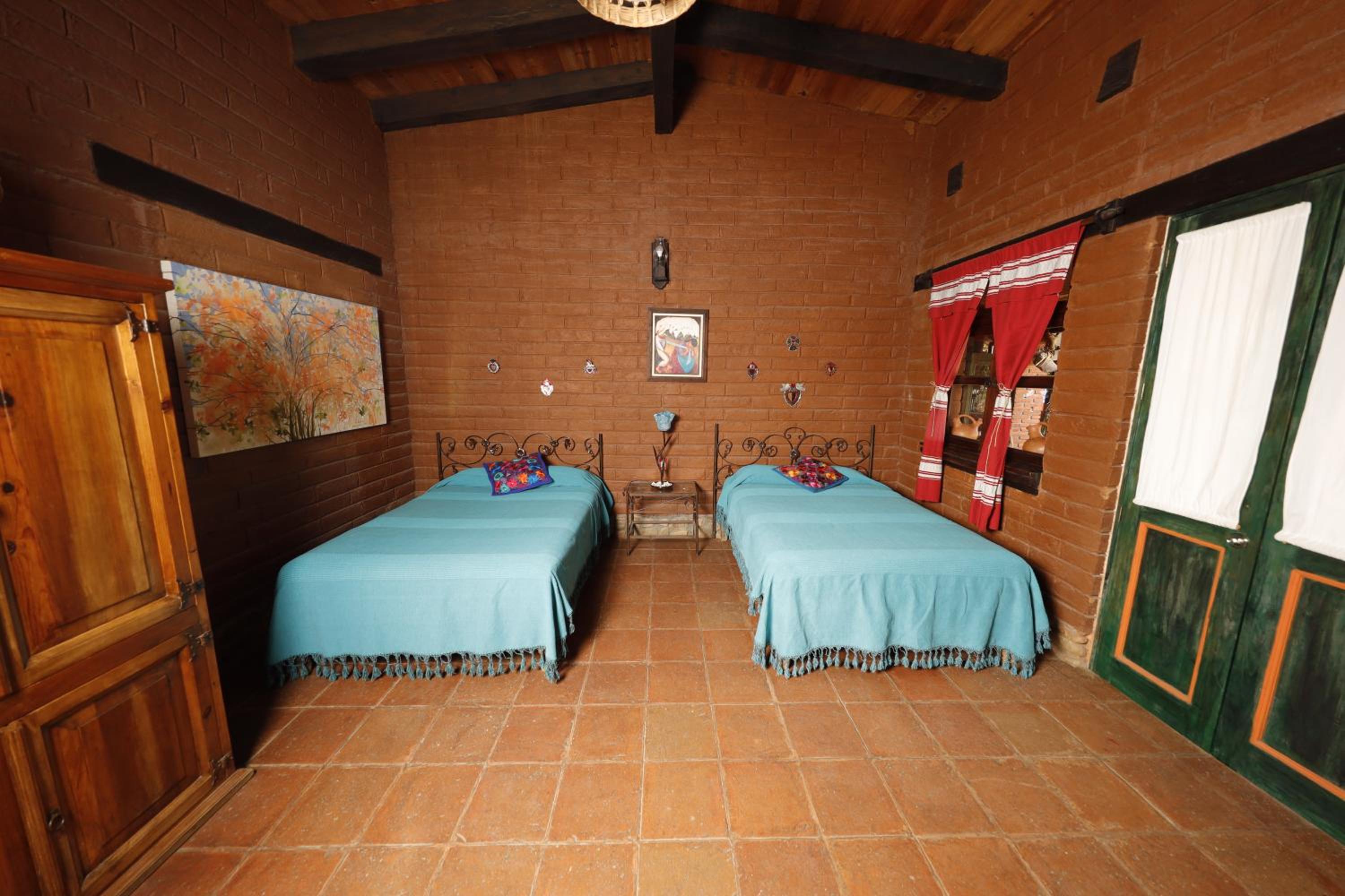 Double Room with Two Double Beds - Photo 4