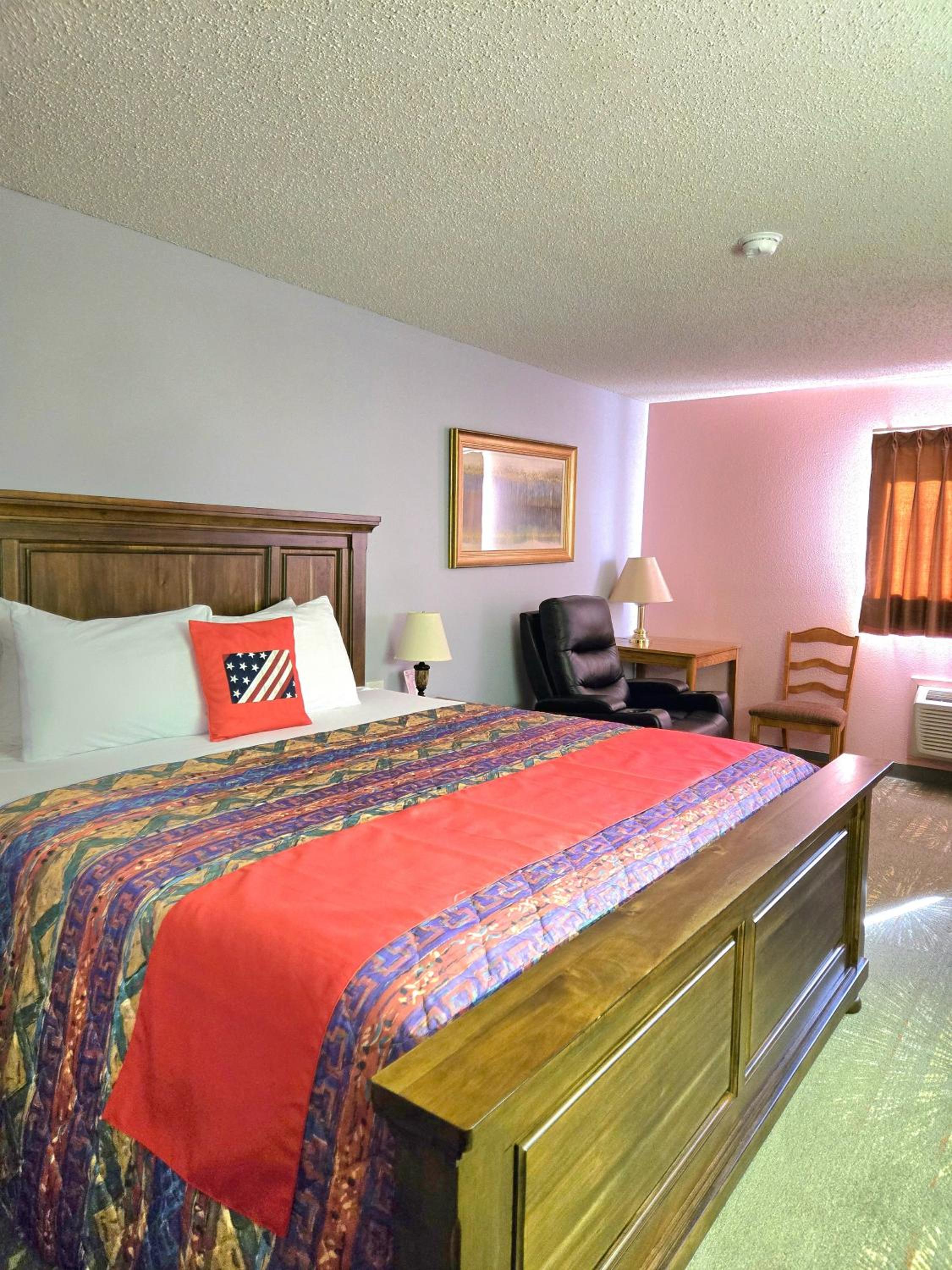Deluxe King Room photo 1