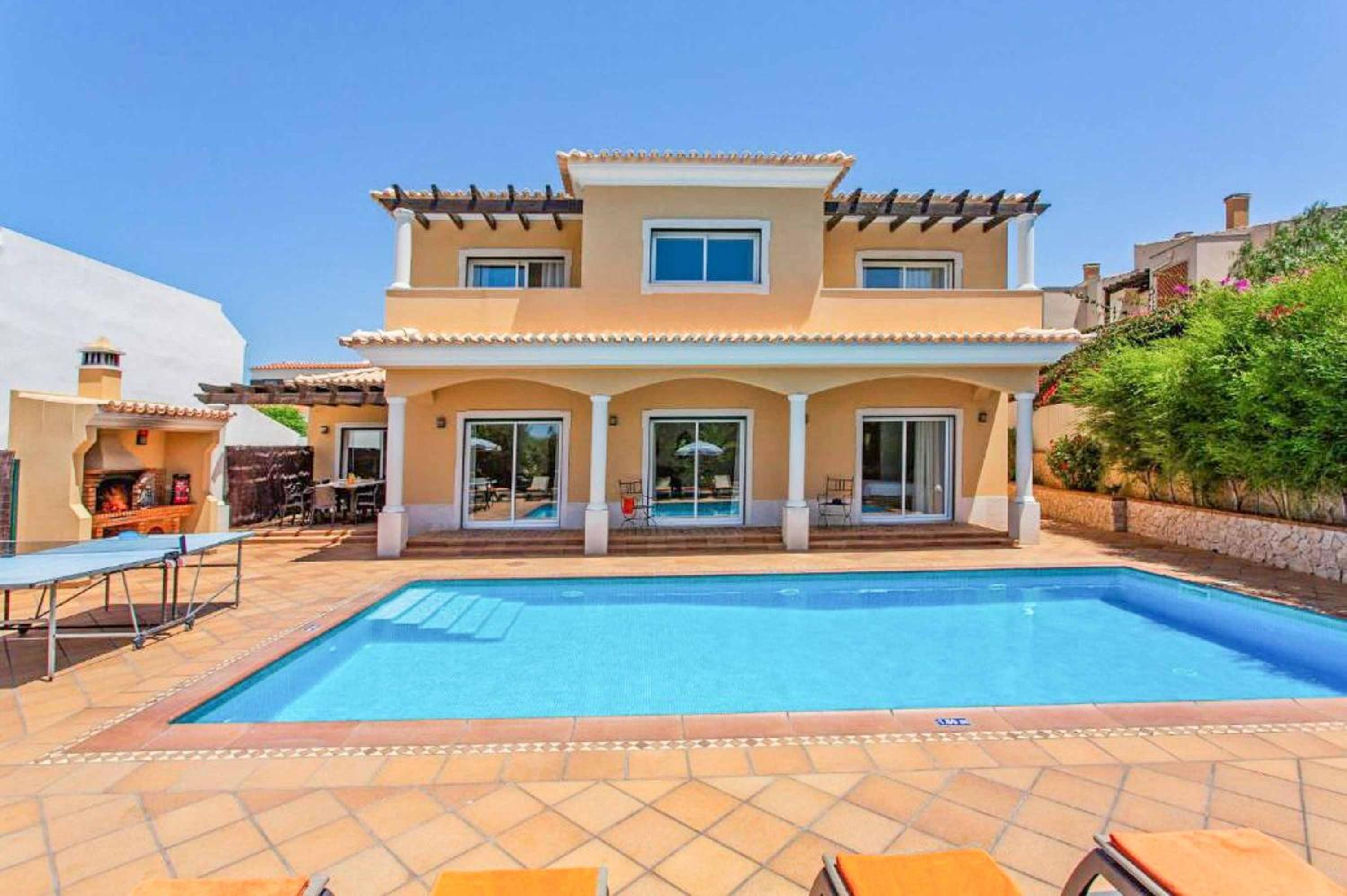 Villa photo 2