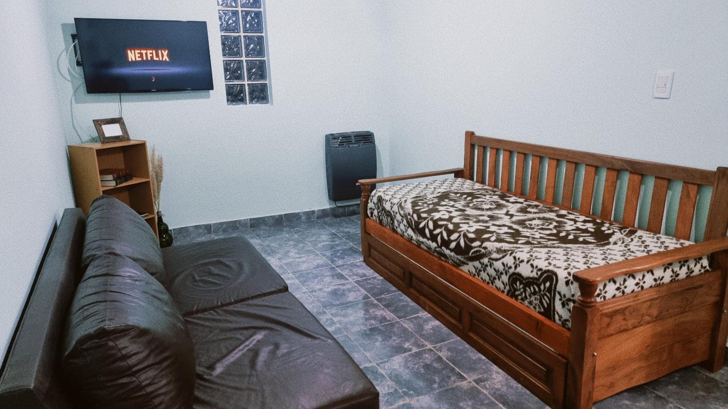 One-Bedroom Apartment photo 2