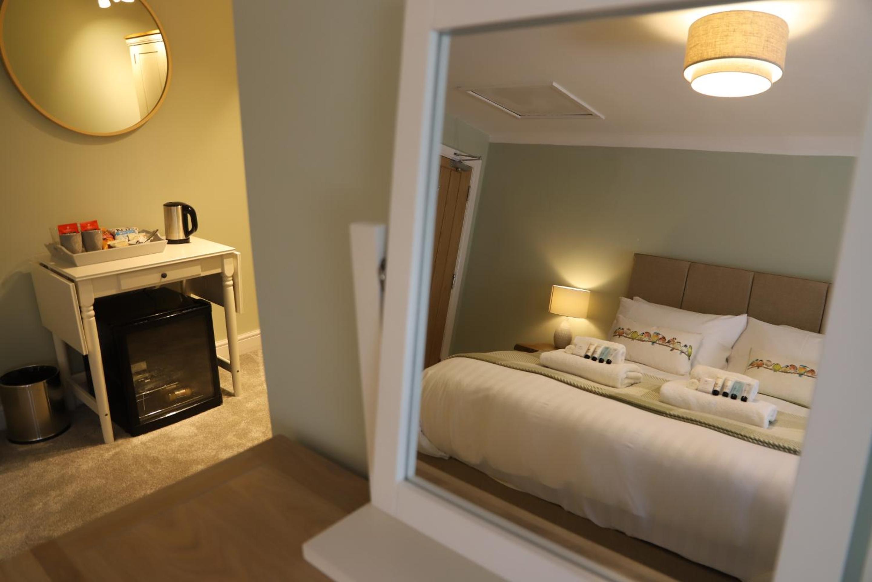 Deluxe King Room - Photo 3