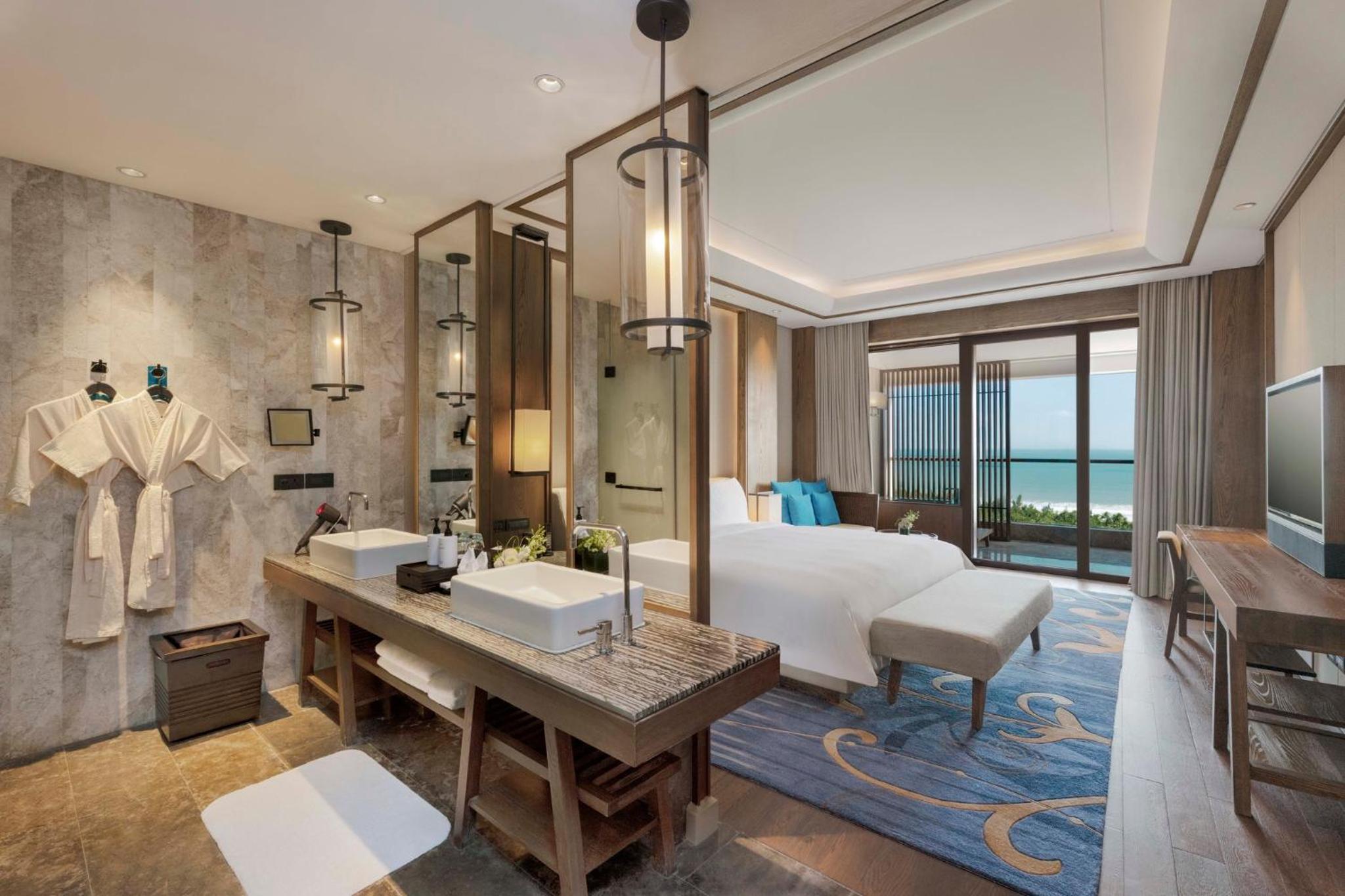 One-Bedroom Suite with Ocean View thumbnail 6