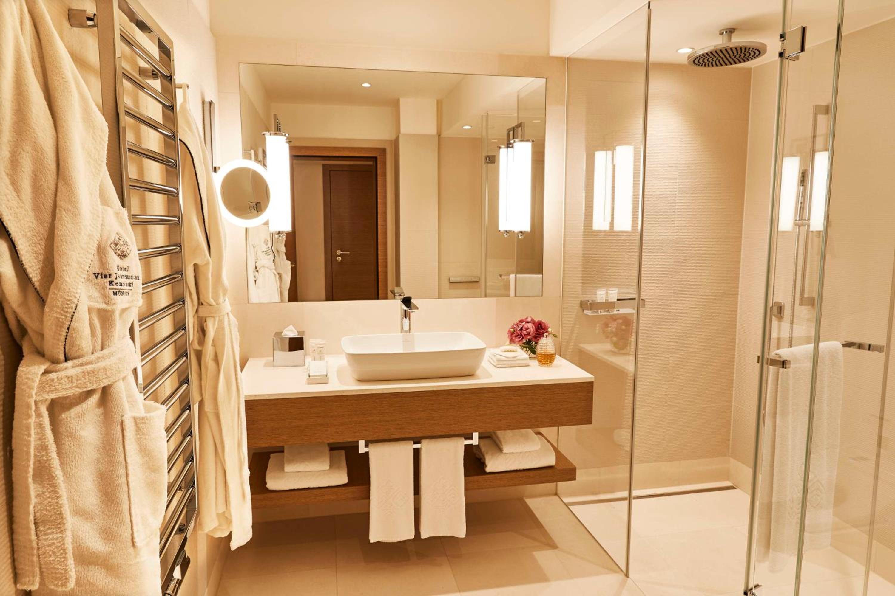 Grand Deluxe Room King